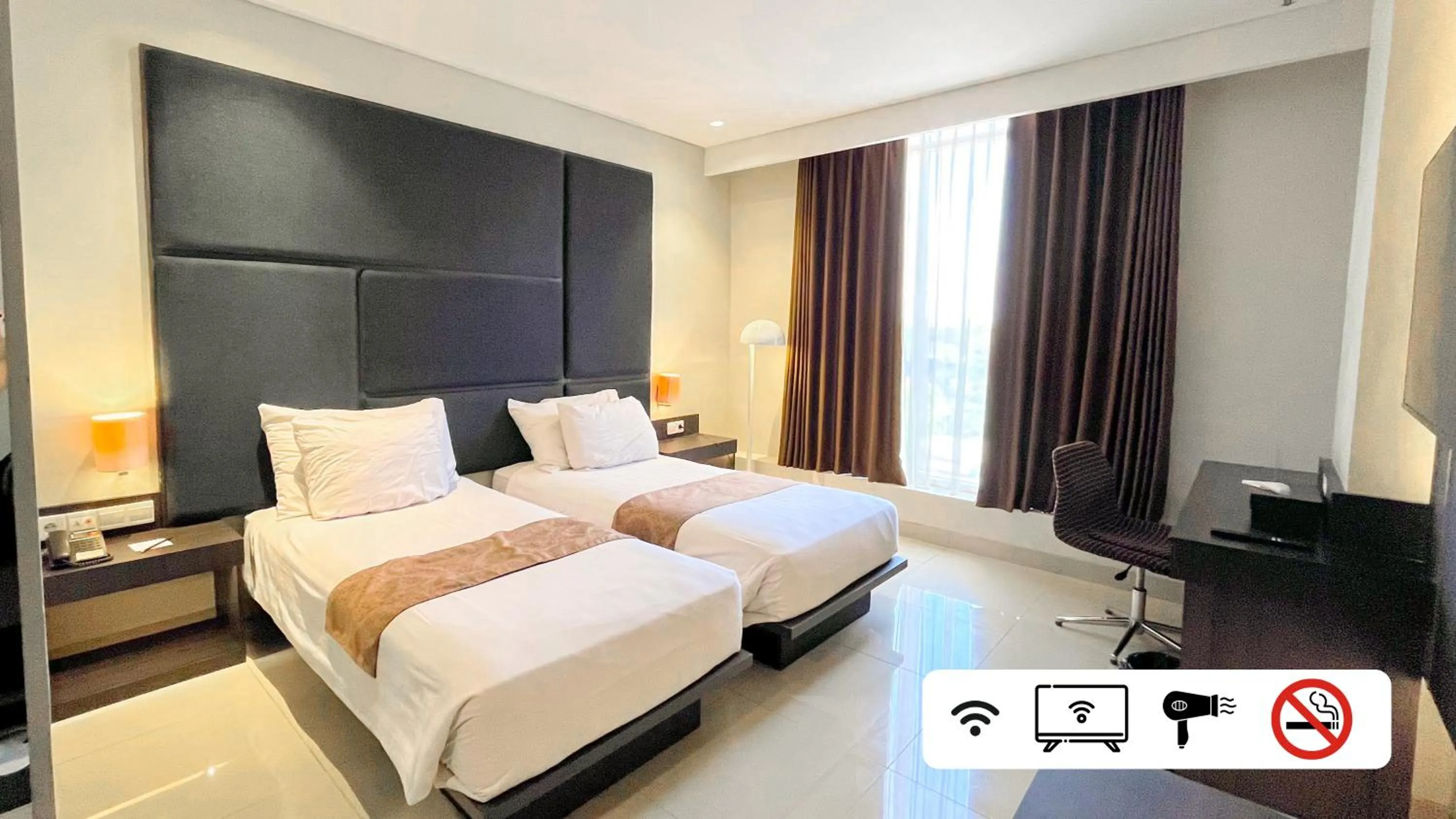 Bedroom, Bed in Grandia Hotel