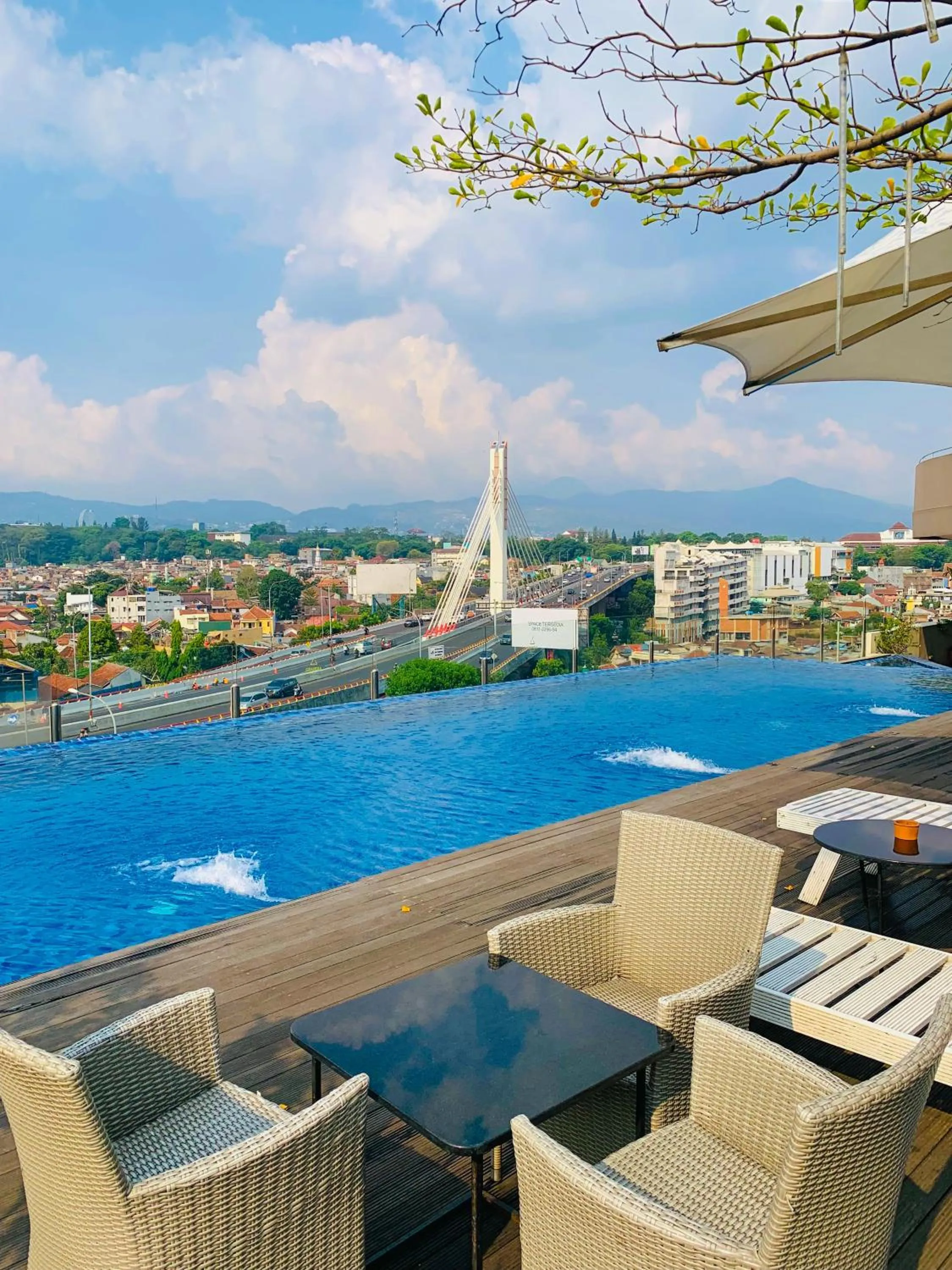 Swimming pool in Grandia Hotel