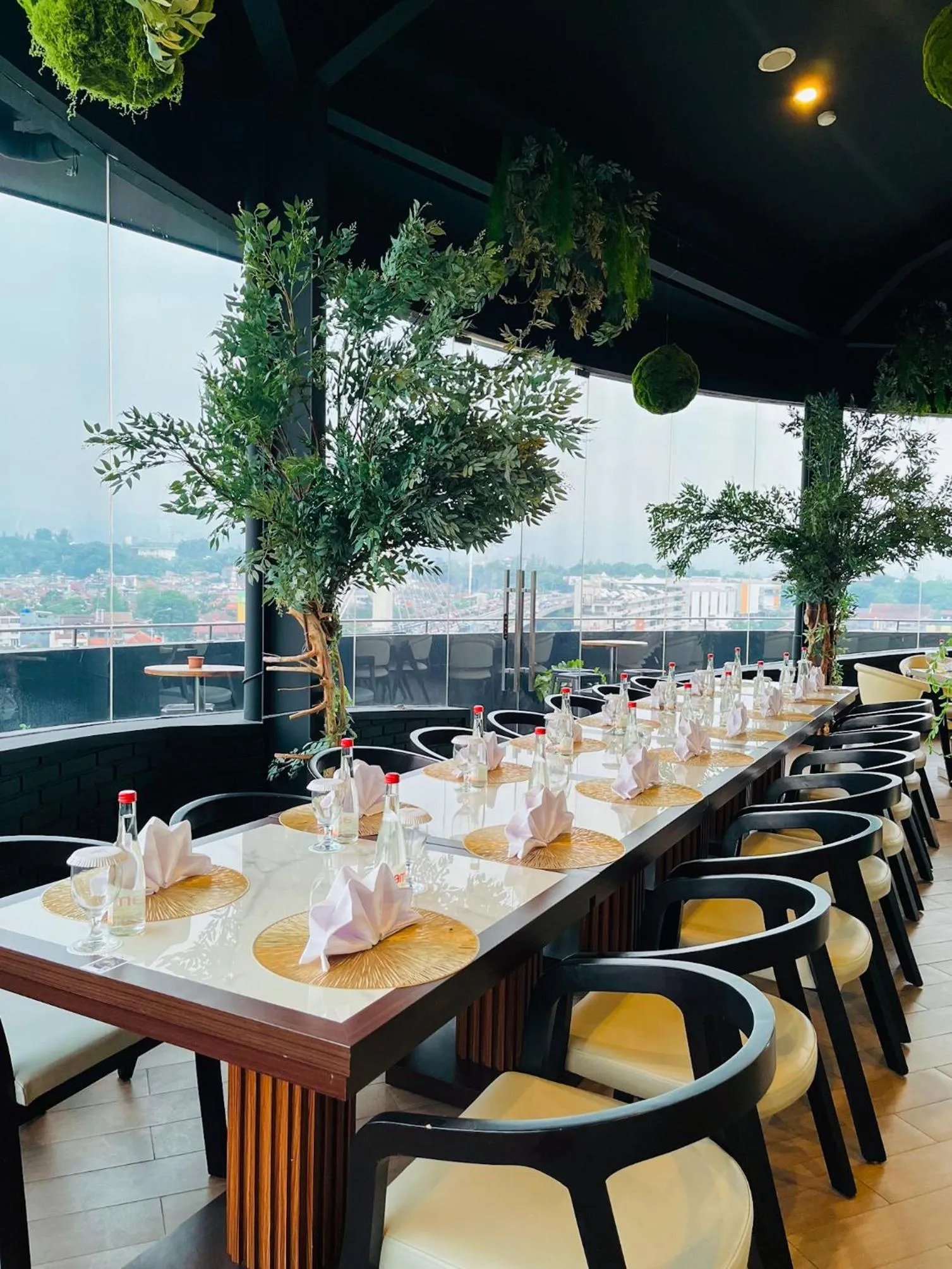 Restaurant/places to eat in Grandia Hotel