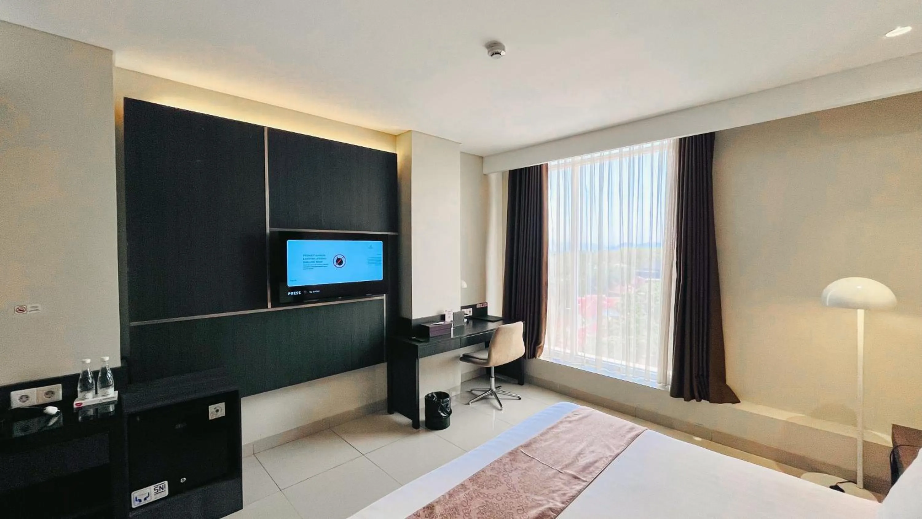 Bedroom, Bed in Grandia Hotel