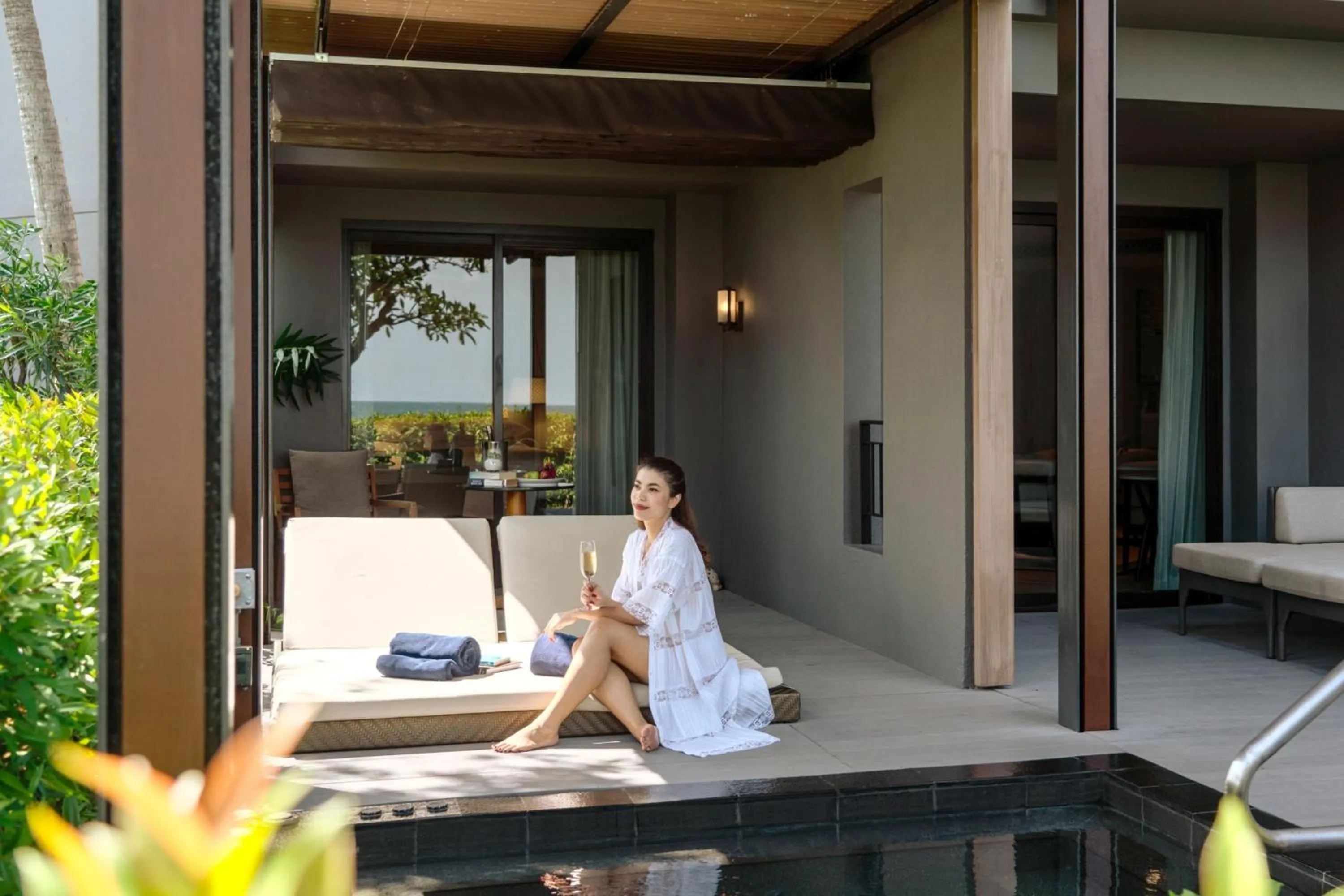 Swimming pool in Hua Hin Marriott Resort and Spa