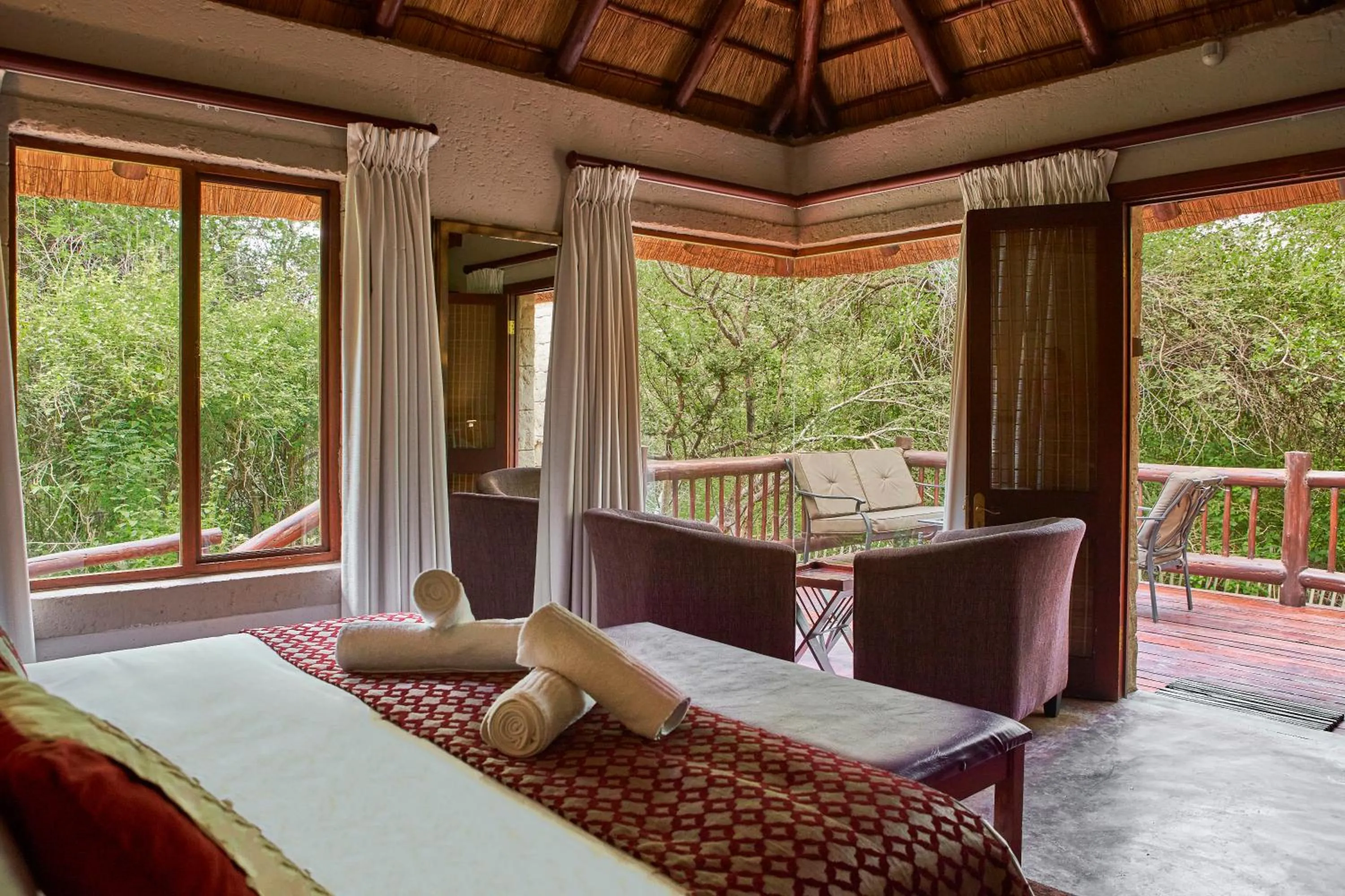 Garden view, Bed in Grand Kruger Lodge and Spa