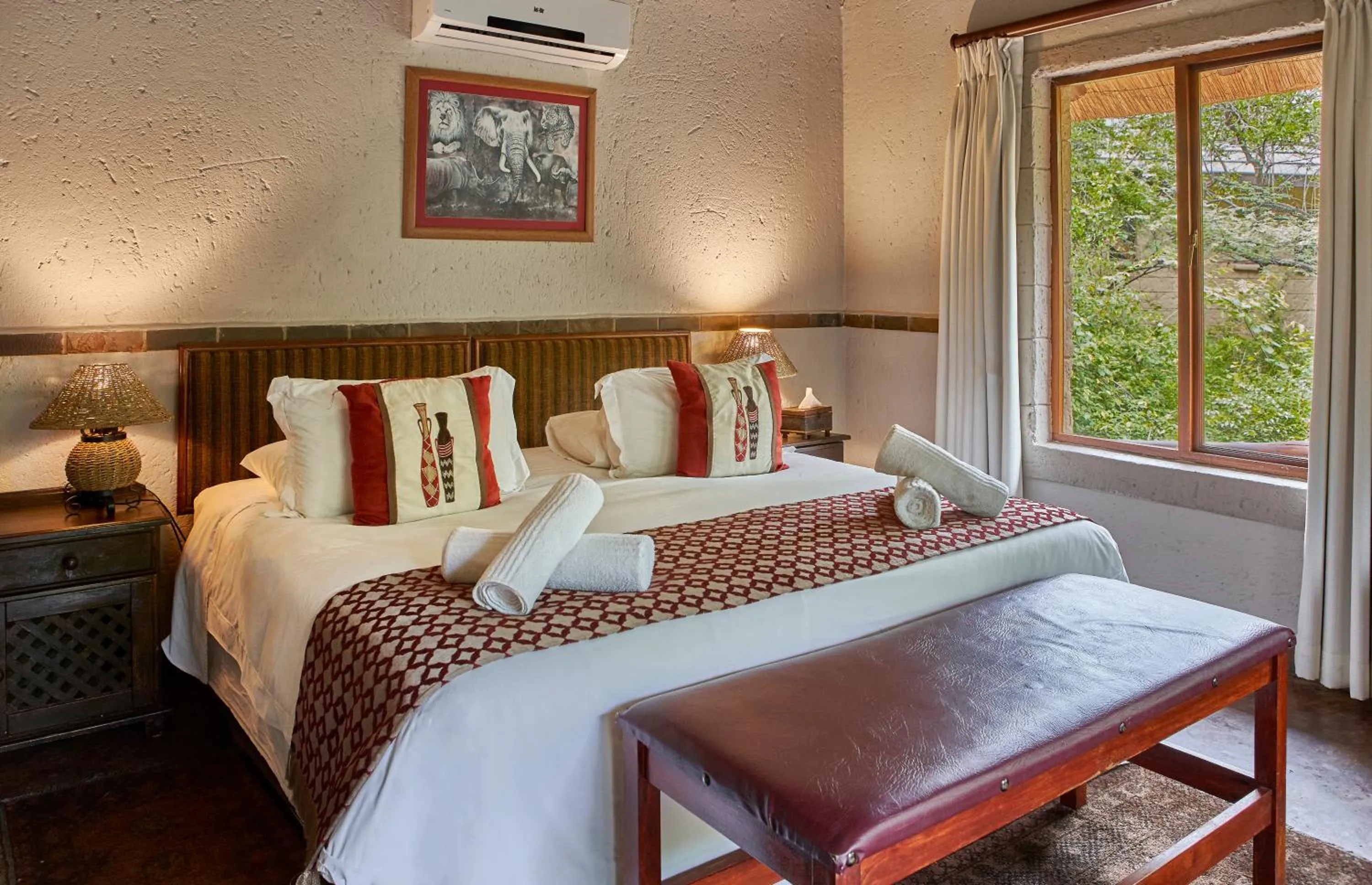 Bed in Grand Kruger Lodge and Spa