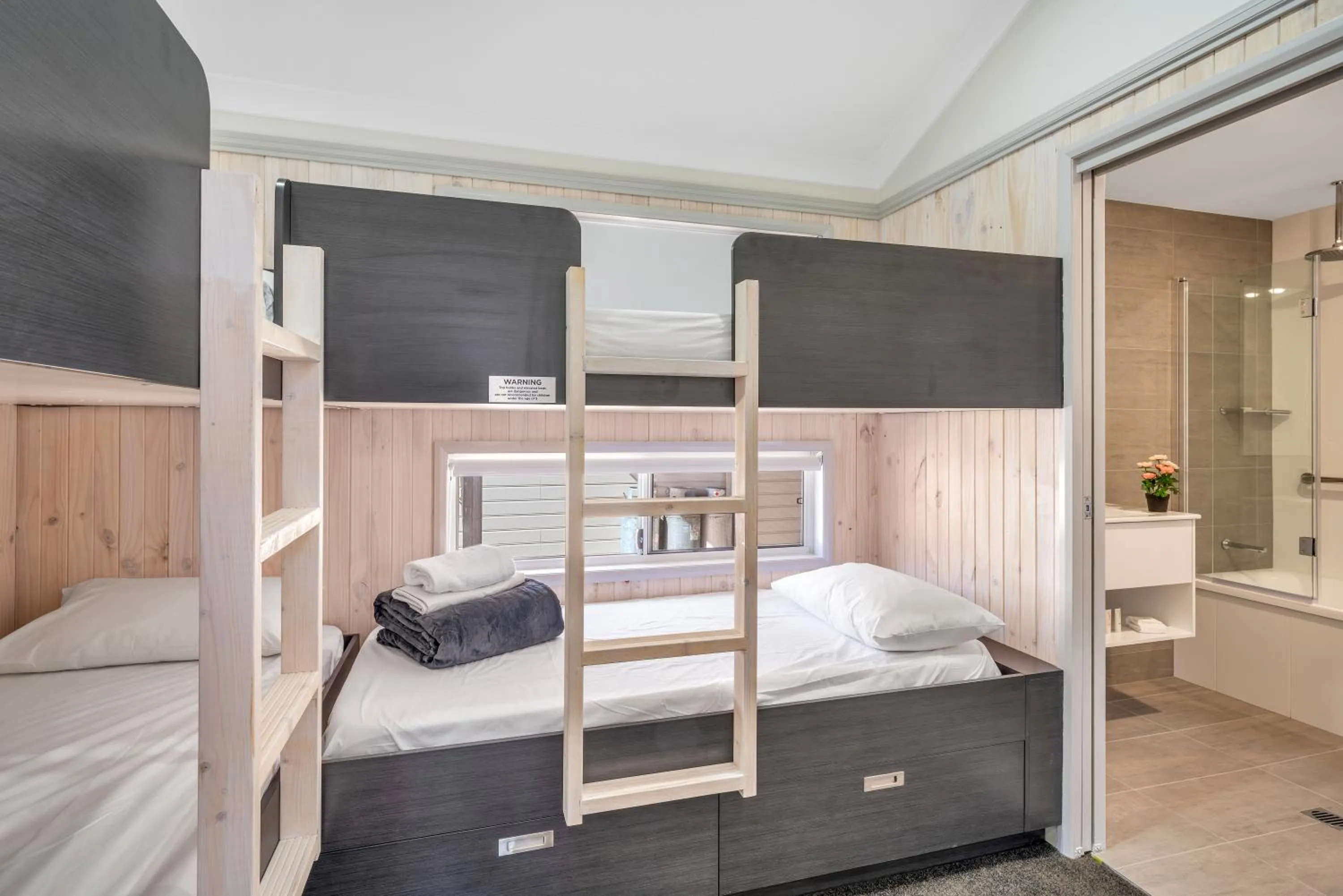 bunk bed, Bed in Ingenia Holidays Soldiers Point