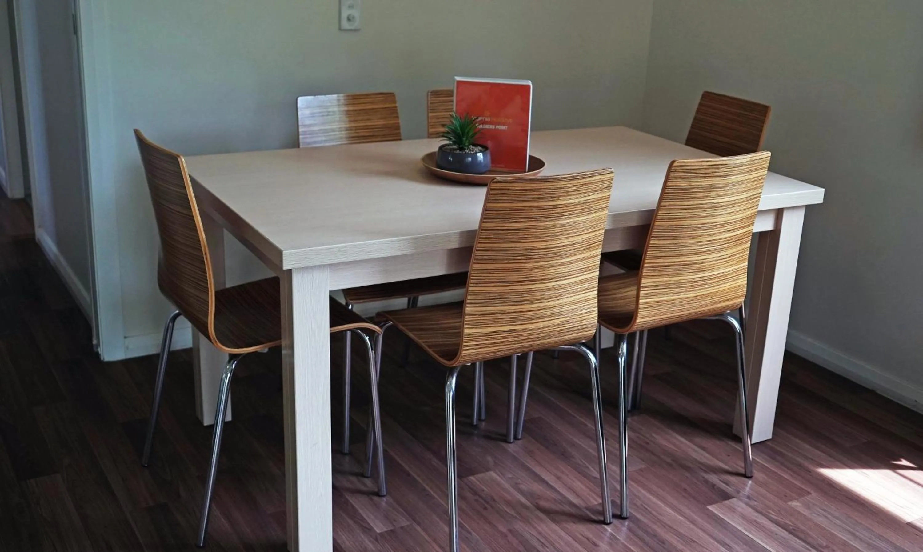 Dining area in Ingenia Holidays Soldiers Point