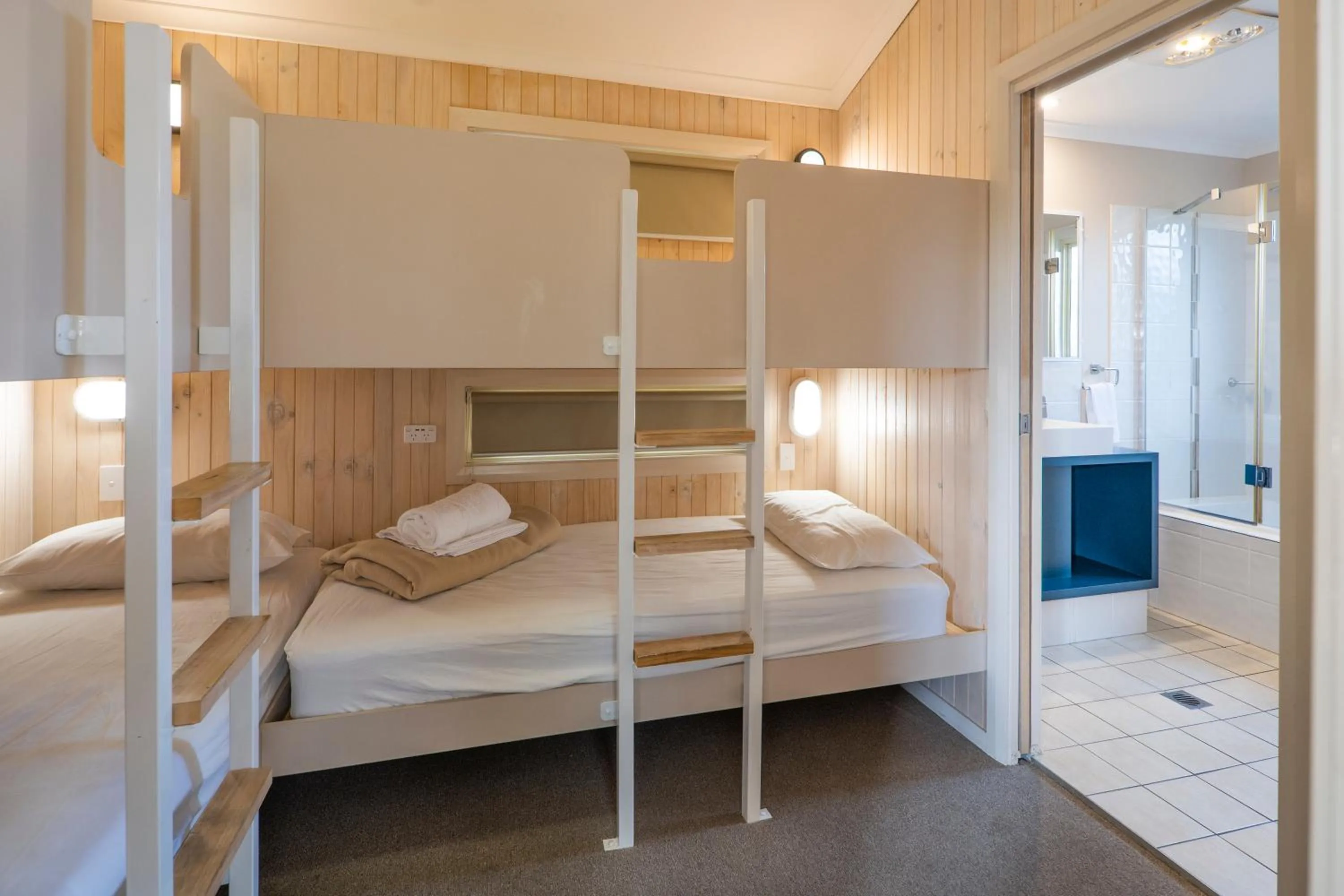 bunk bed, Bed in Ingenia Holidays Soldiers Point
