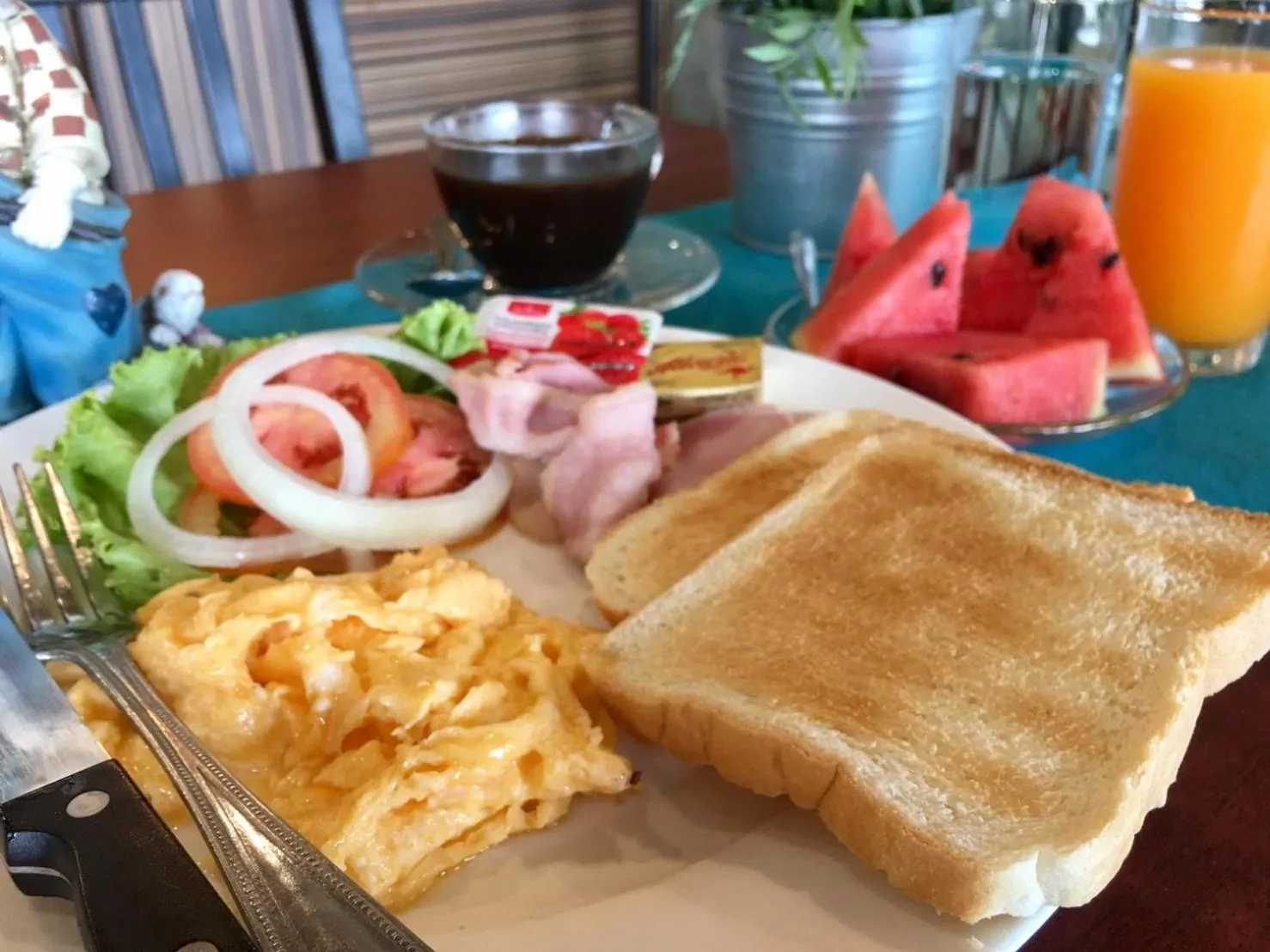 Breakfast in Samed Port View