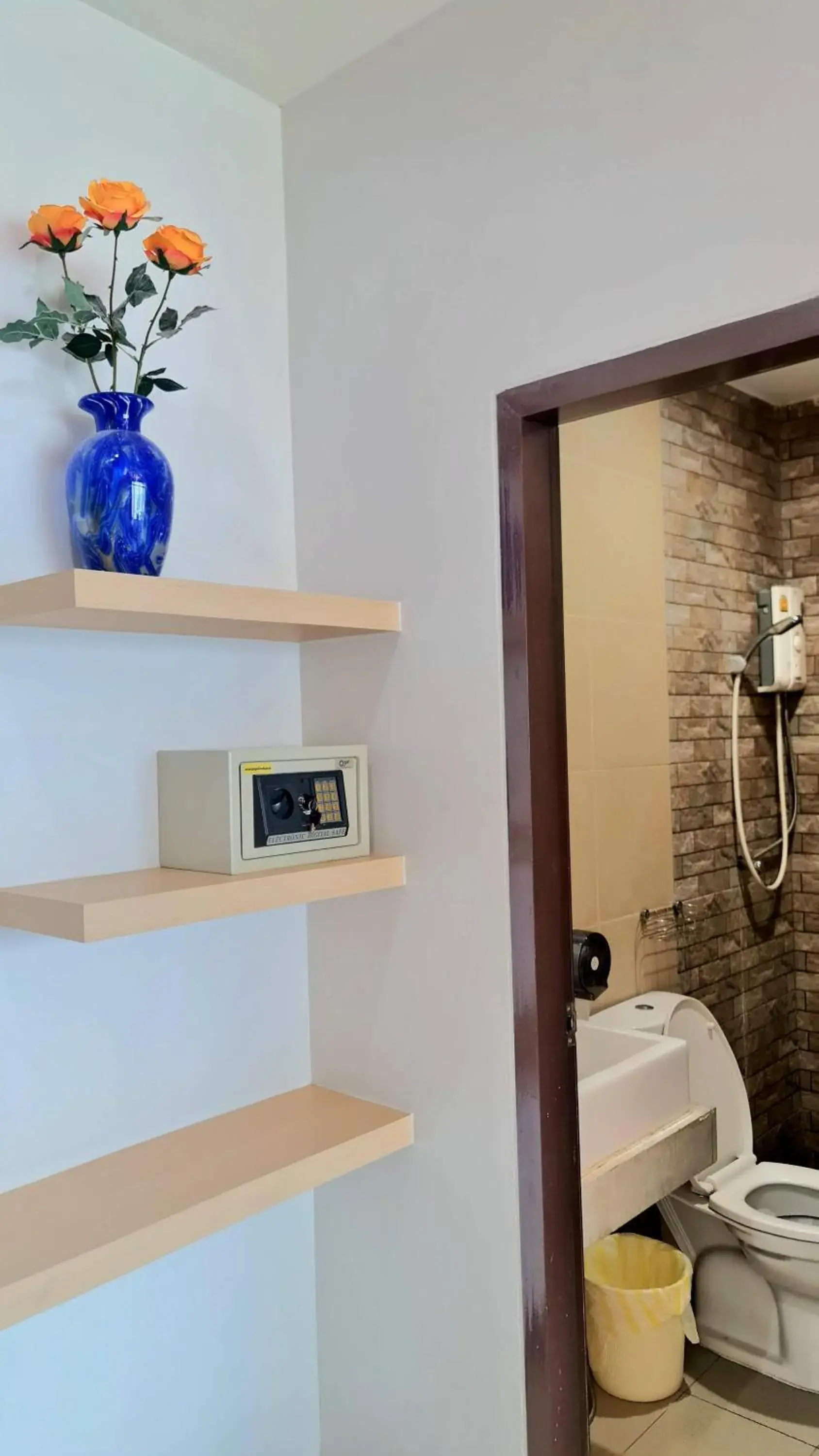 Bathroom in Samed Port View Bathroom in Samed Port View