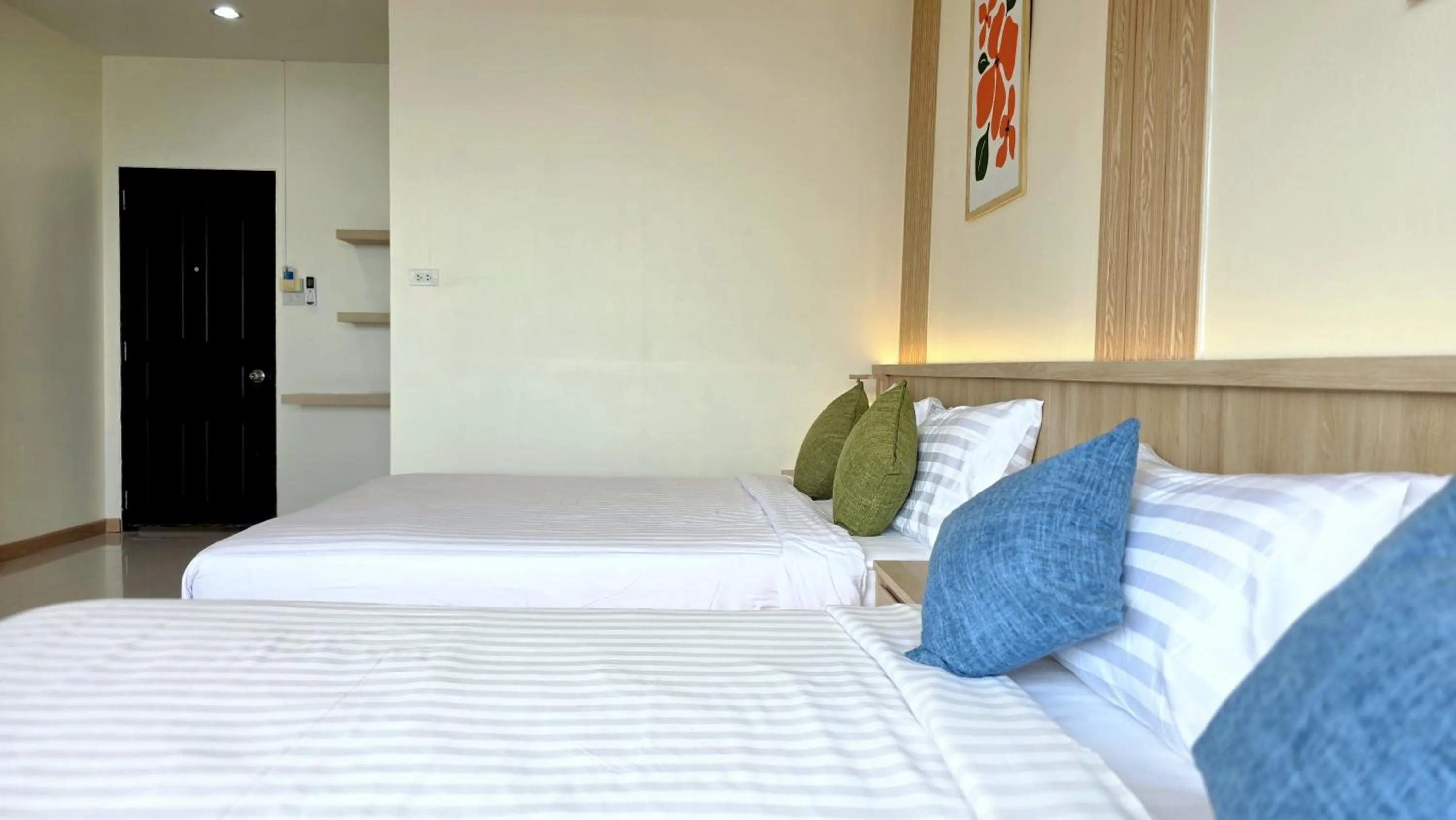 Bed in Samed Port View