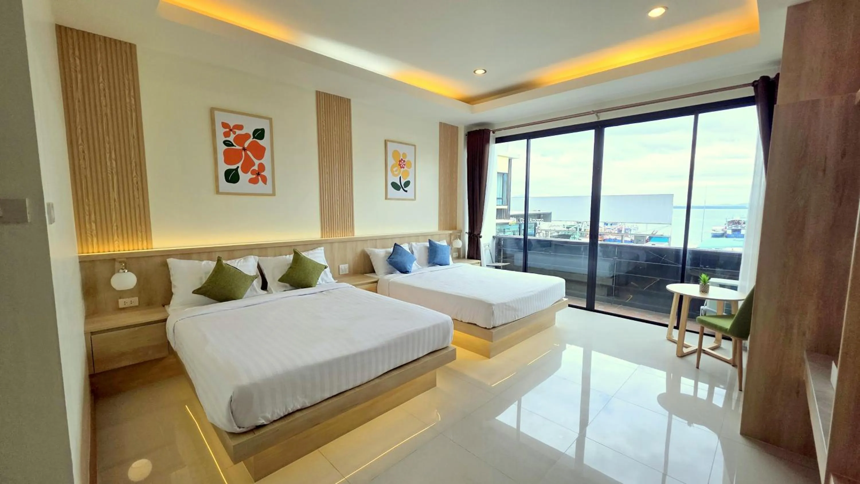 Bed in Samed Port View