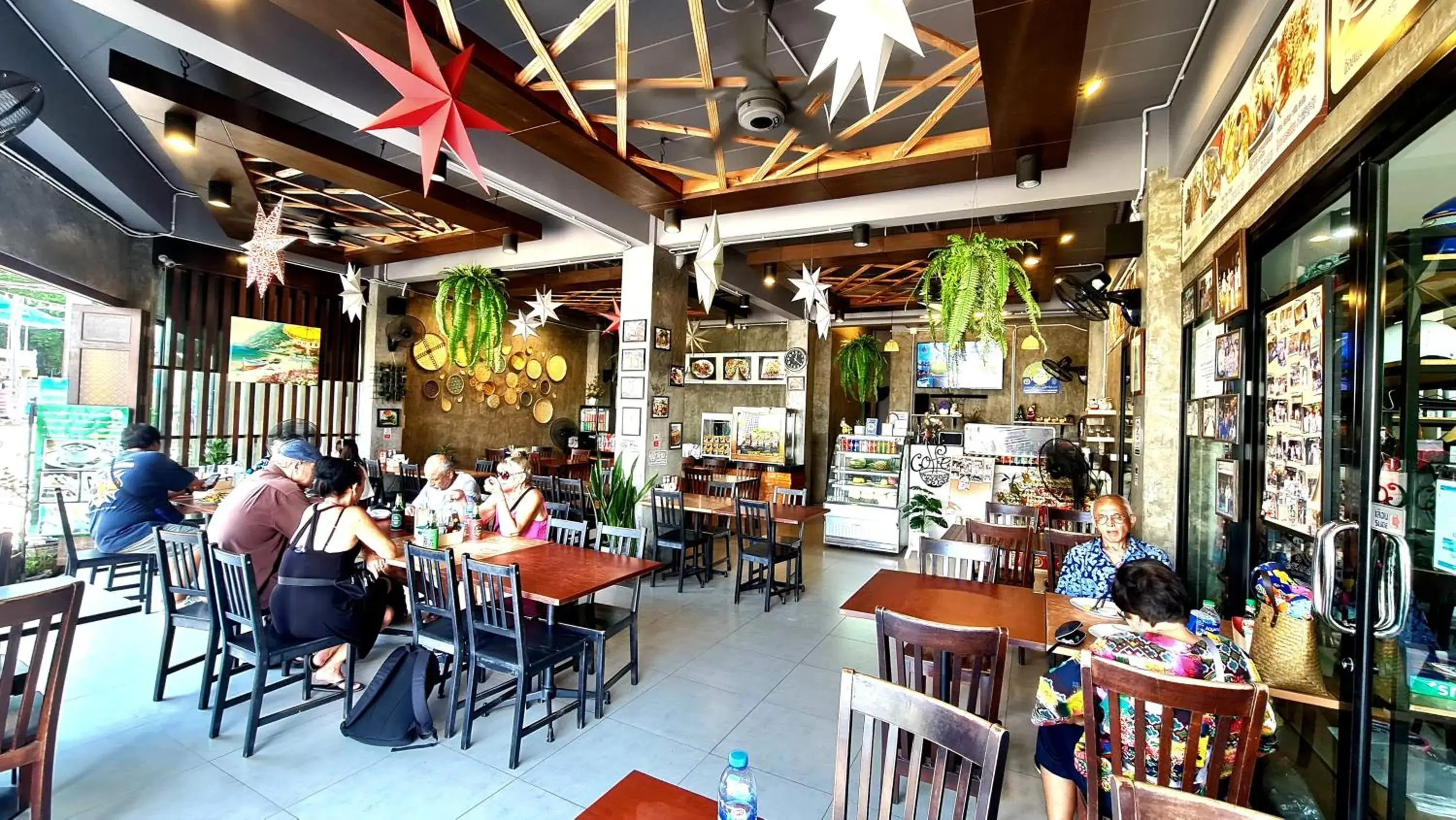 Restaurant/places to eat in Samed Port View Restaurant/places to eat in Samed Port View