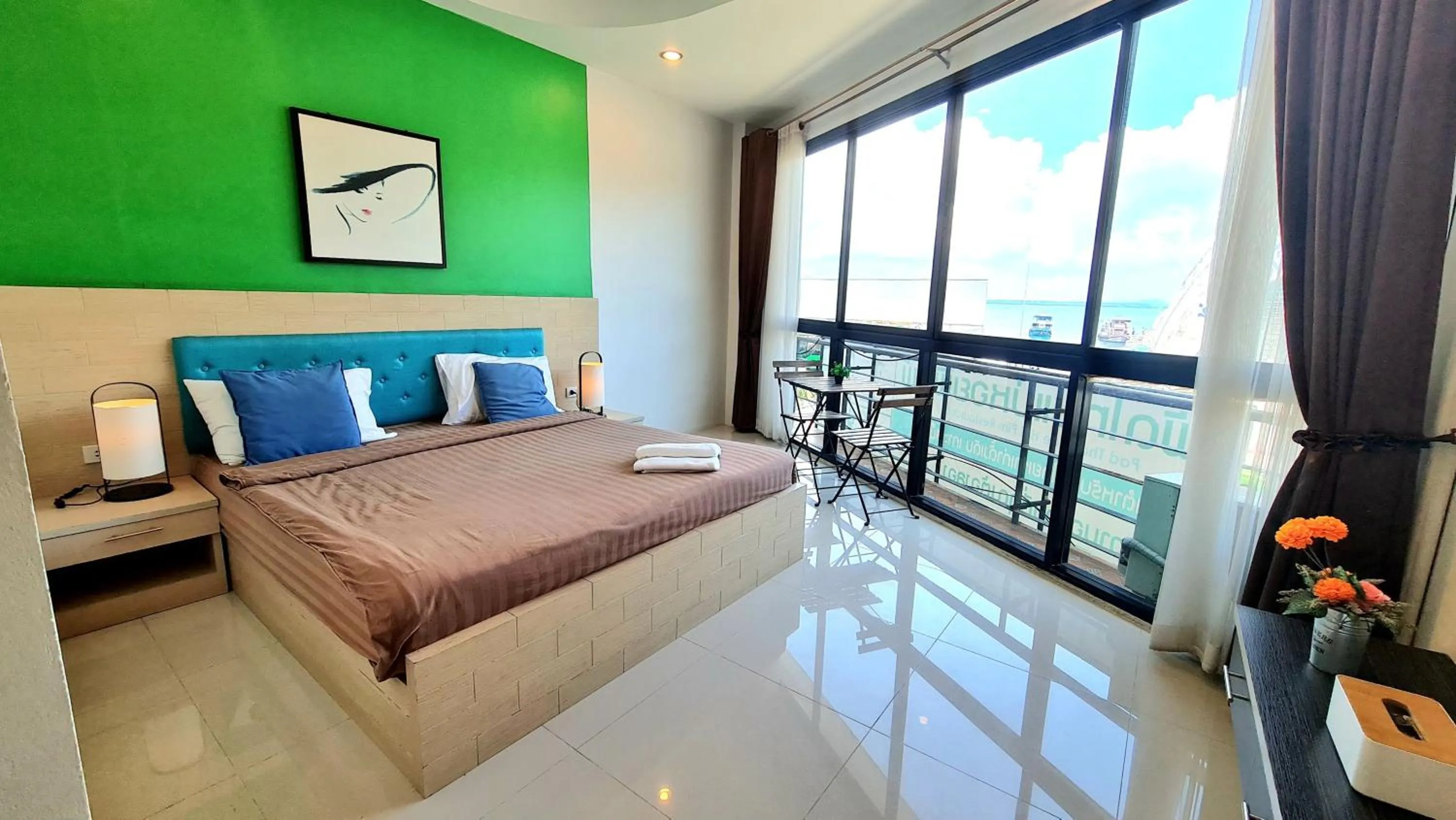Standard Queen Room with View in Samed Port View