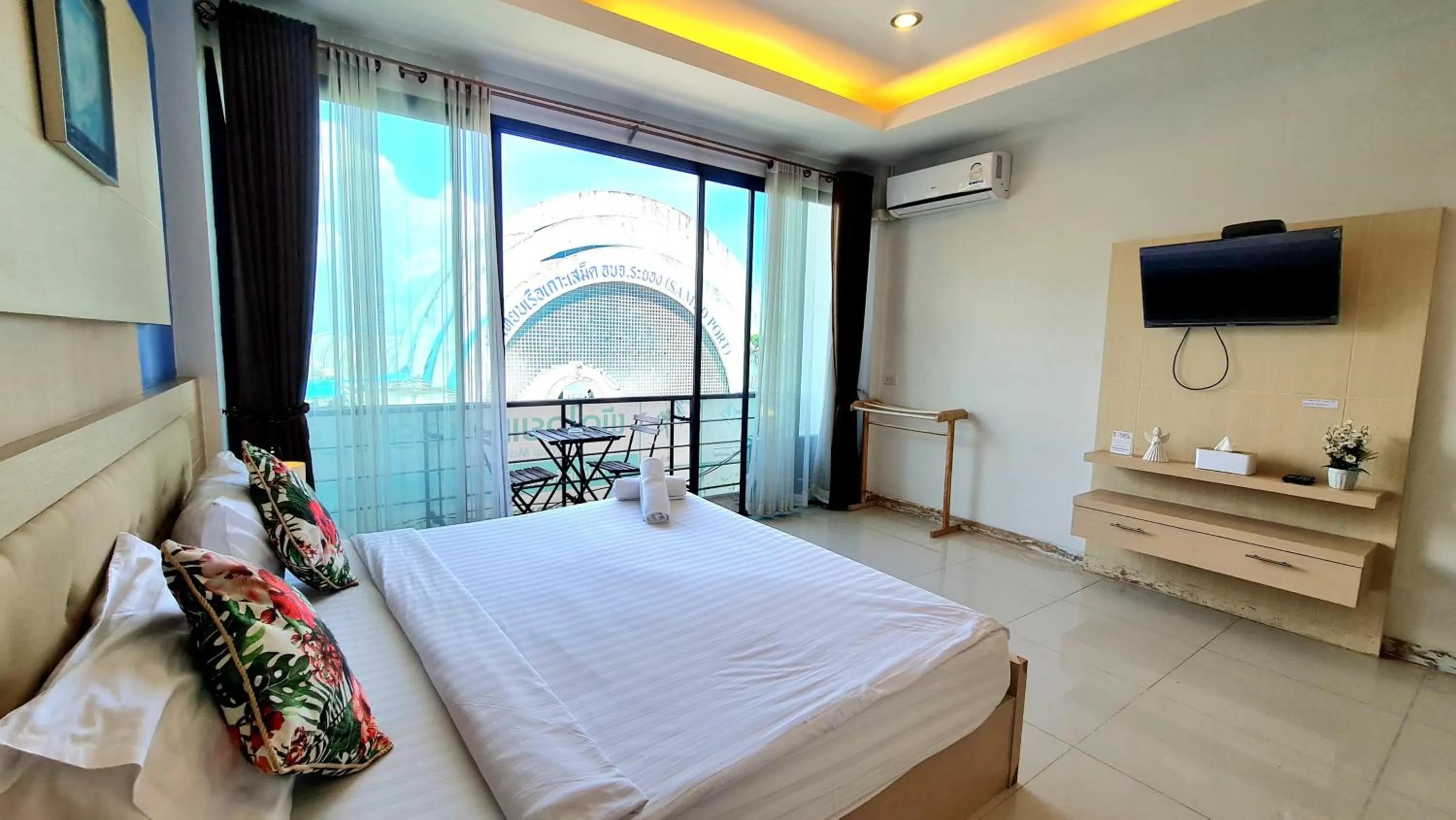 Double Room with Patio in Samed Port View