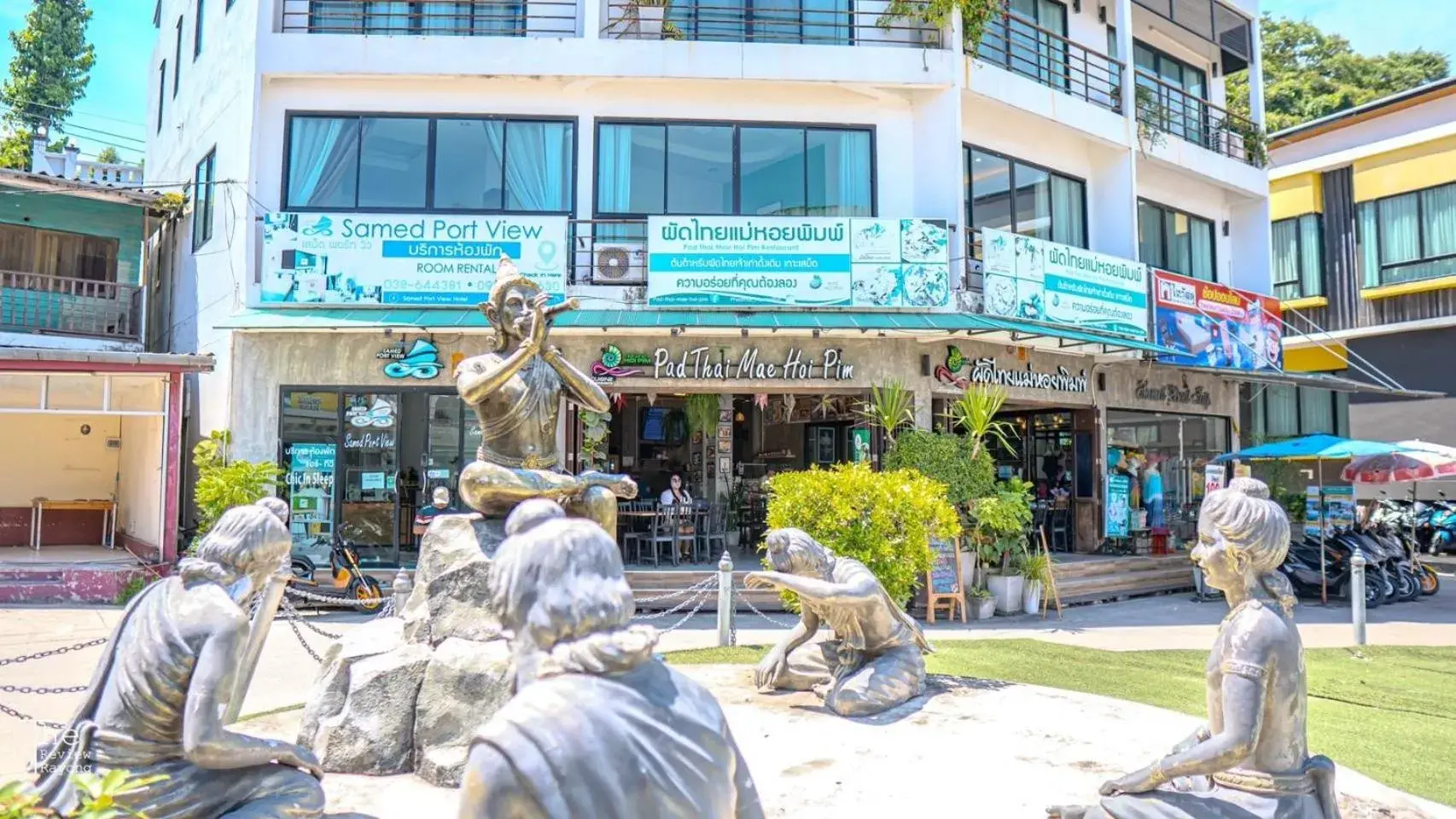 Property building in Samed Port View Property building in Samed Port View