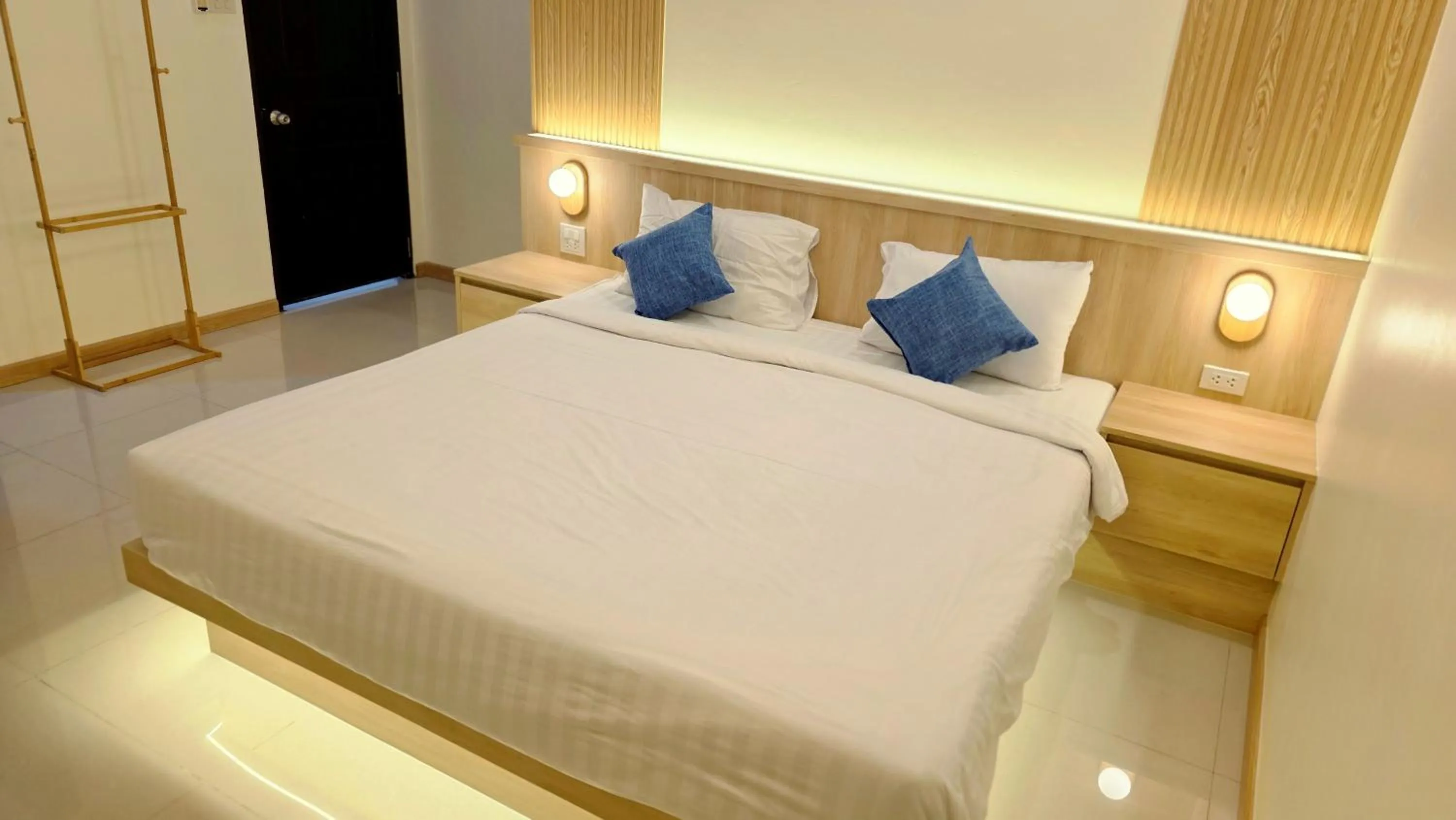 Bed in Samed Port View