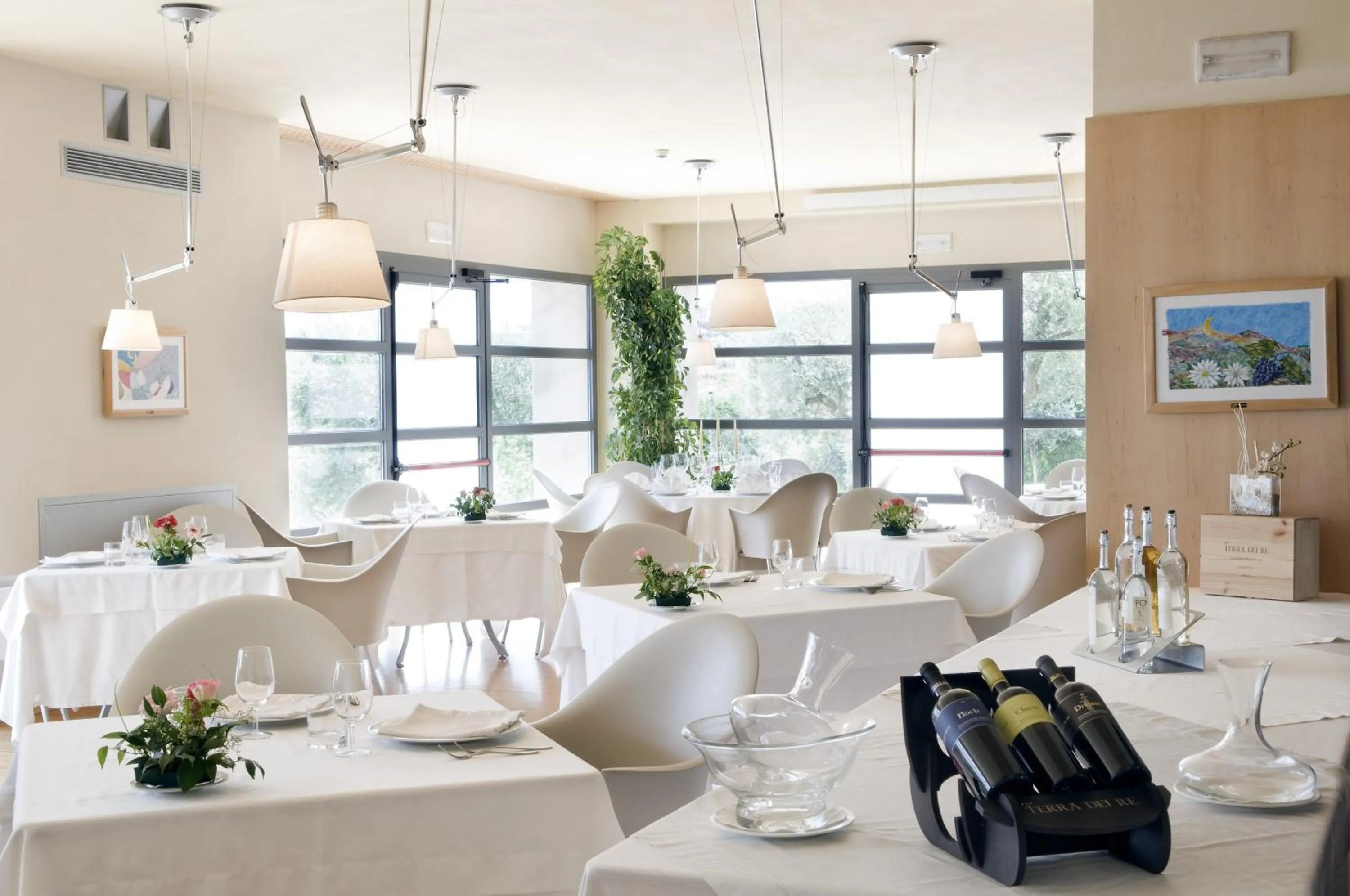 Restaurant/places to eat in Grand Hotel Garden