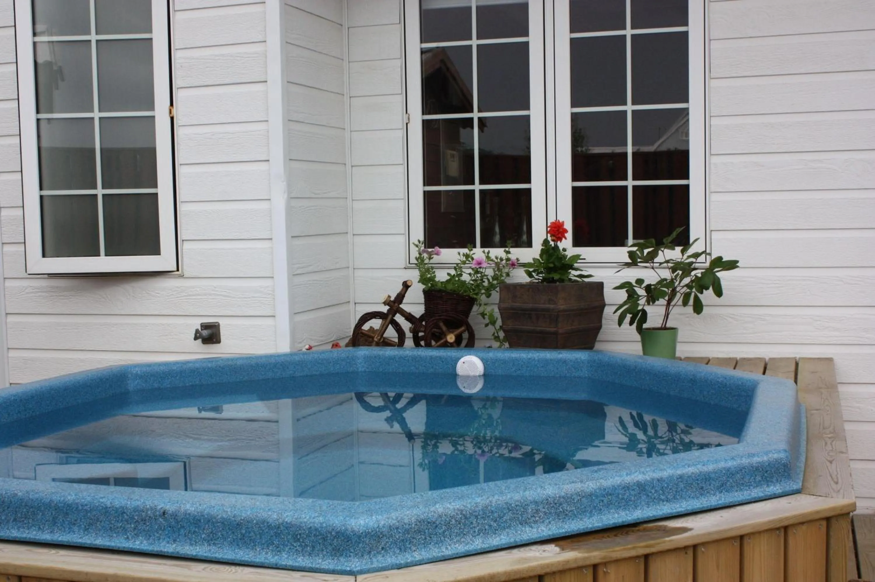 Hot Tub in Nupan Deluxe