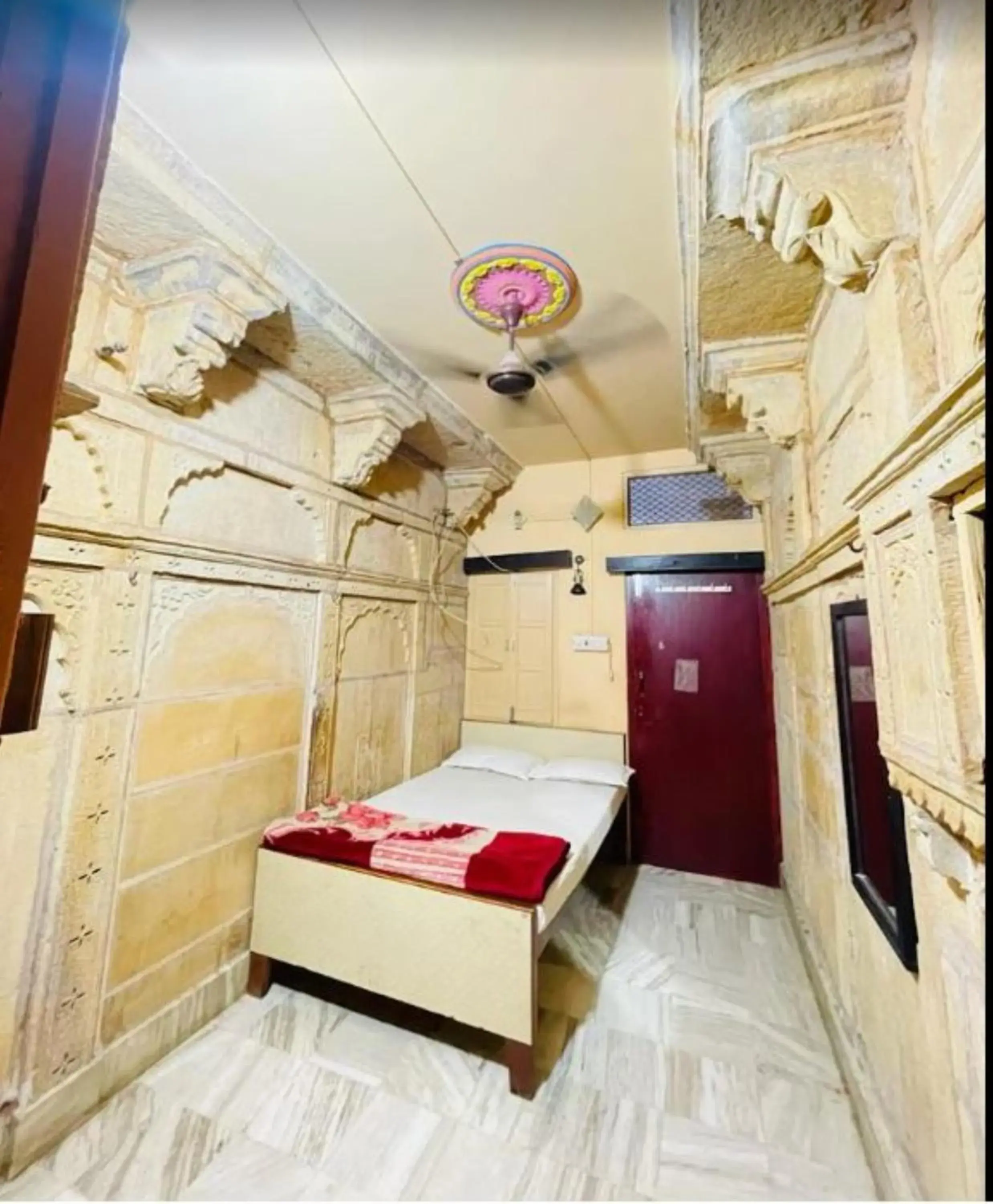 Budget Double Room in The Jeet Mahal Hotel Budget Double Room in The Jeet Mahal Hotel