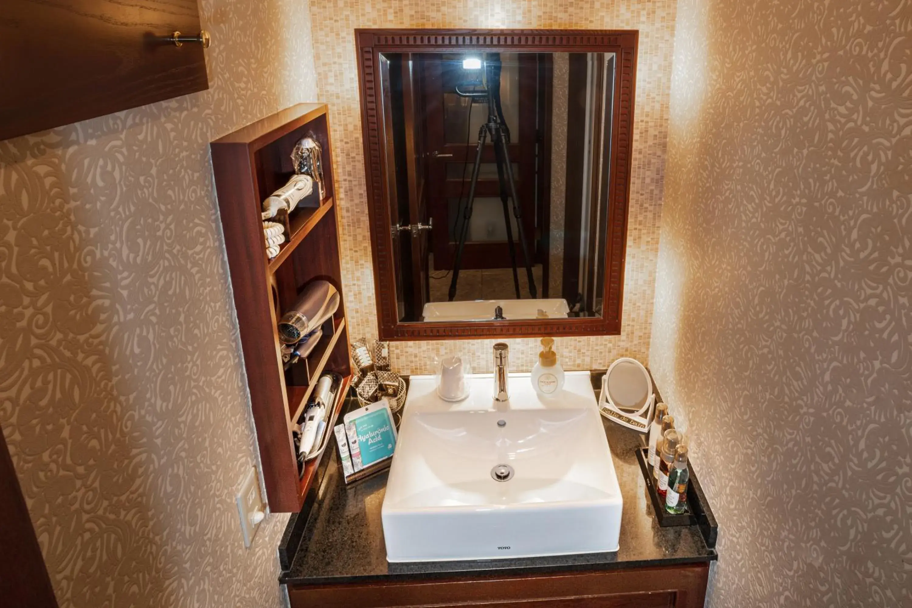 Bathroom in Hotel Salle de bain Bathroom in Hotel Salle de bain