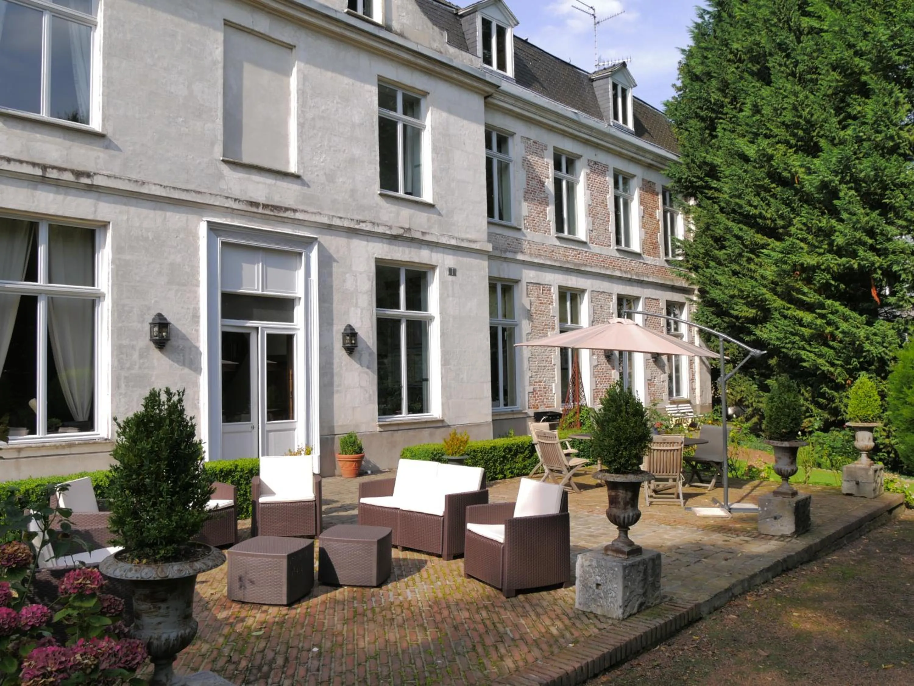 Property building in Chambres d'hôtes Château de Courcelette