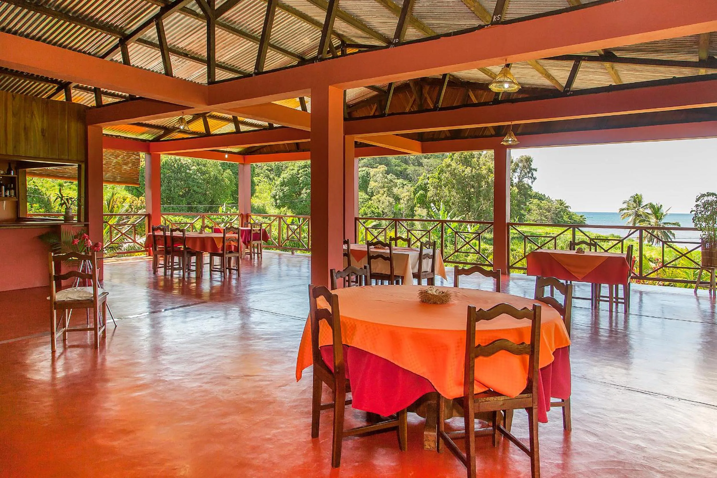 Restaurant/places to eat in Hotel Nautile