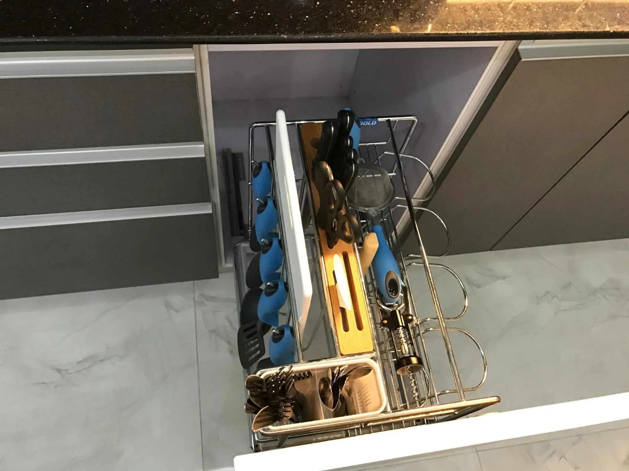 Kitchen or kitchenette in Anavada Suites - Davao City