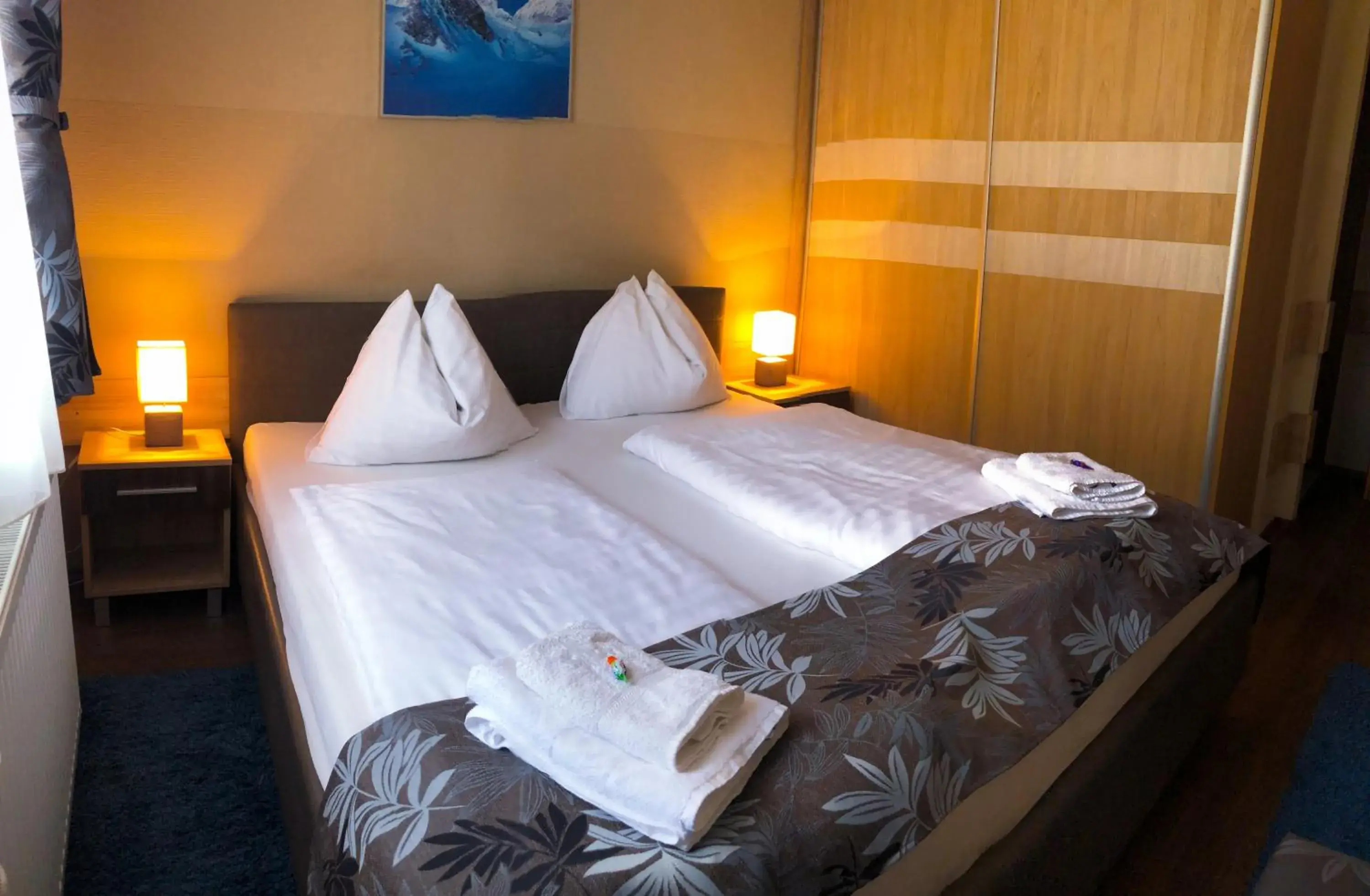 Classic Double Room in Hotel Mallnitz Classic Double Room in Hotel Mallnitz