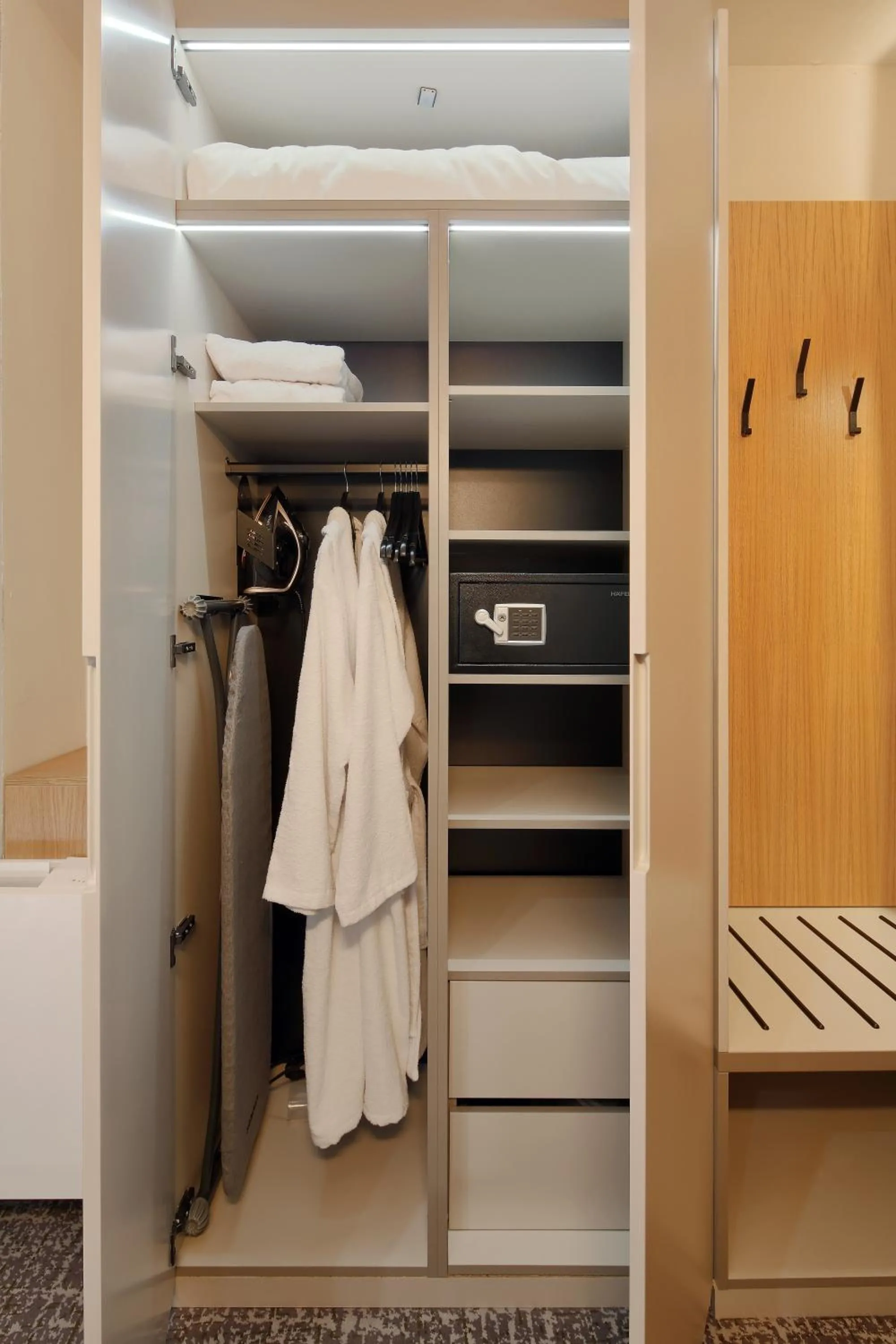 wardrobe in Hotel NOVA Inn Sarajevo