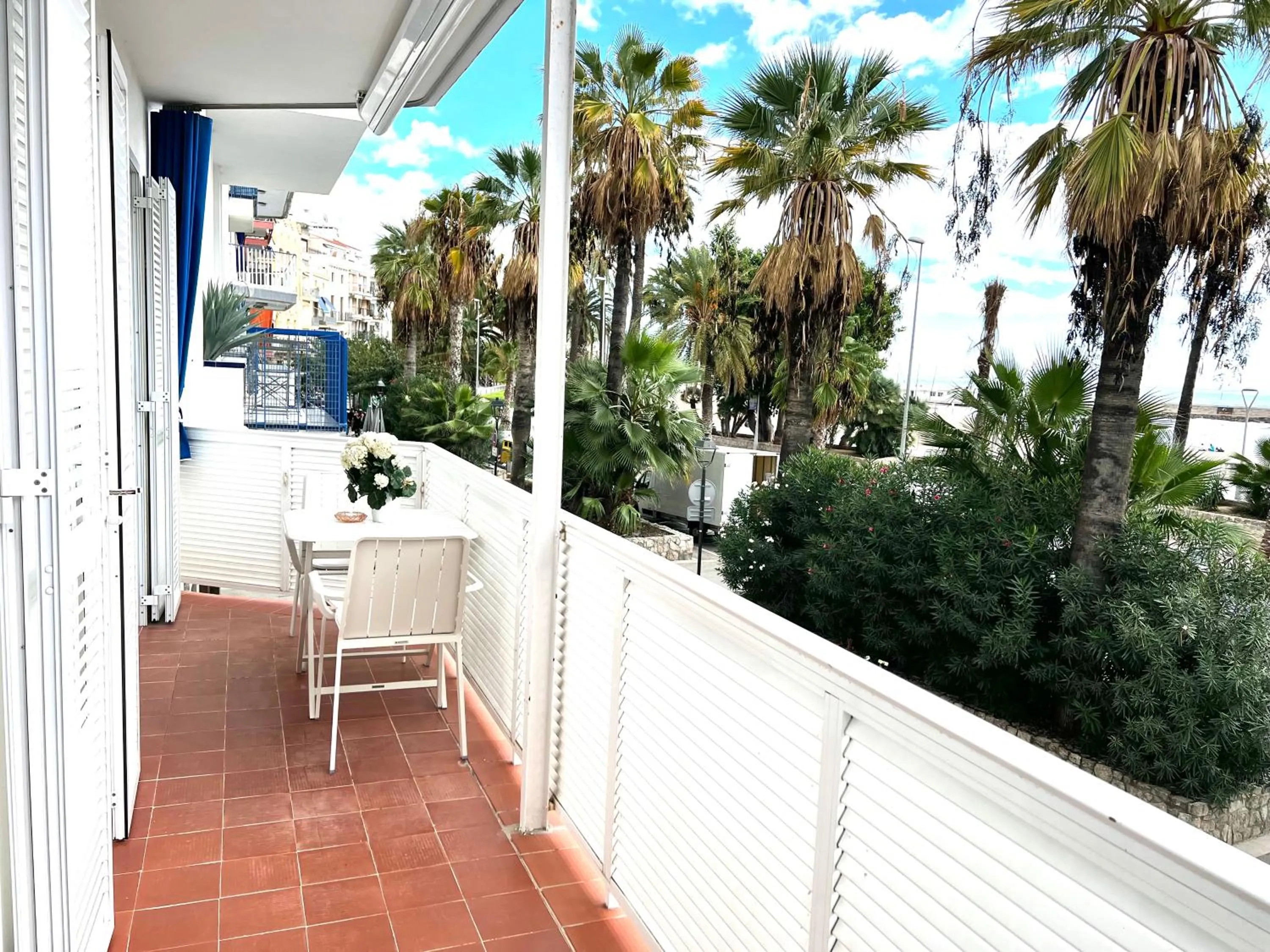 Restaurant/places to eat in Sitges Seafront RIBERA