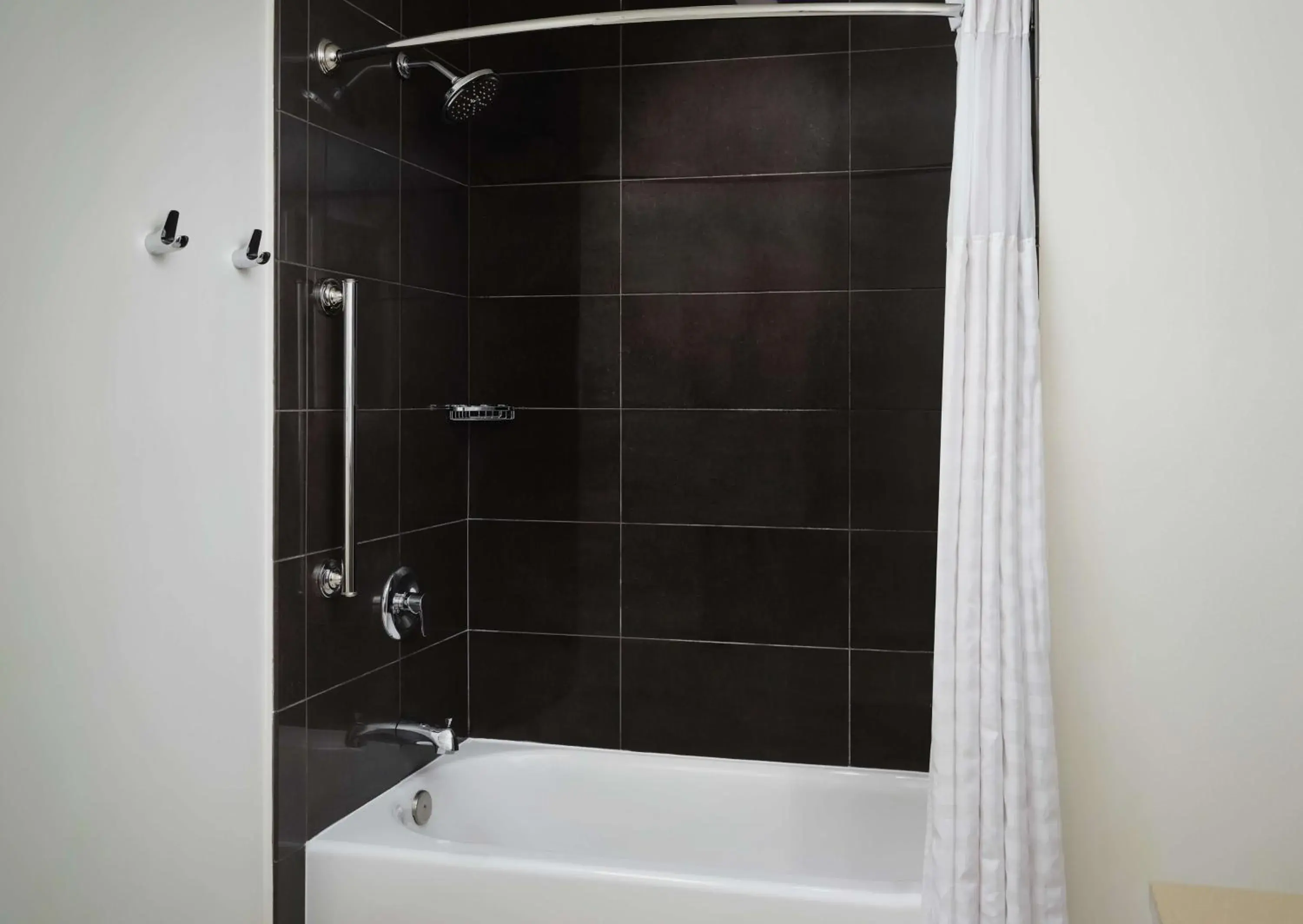 Bathroom in Hyatt House Atlanta Downtown Bathroom in Hyatt House Atlanta Downtown