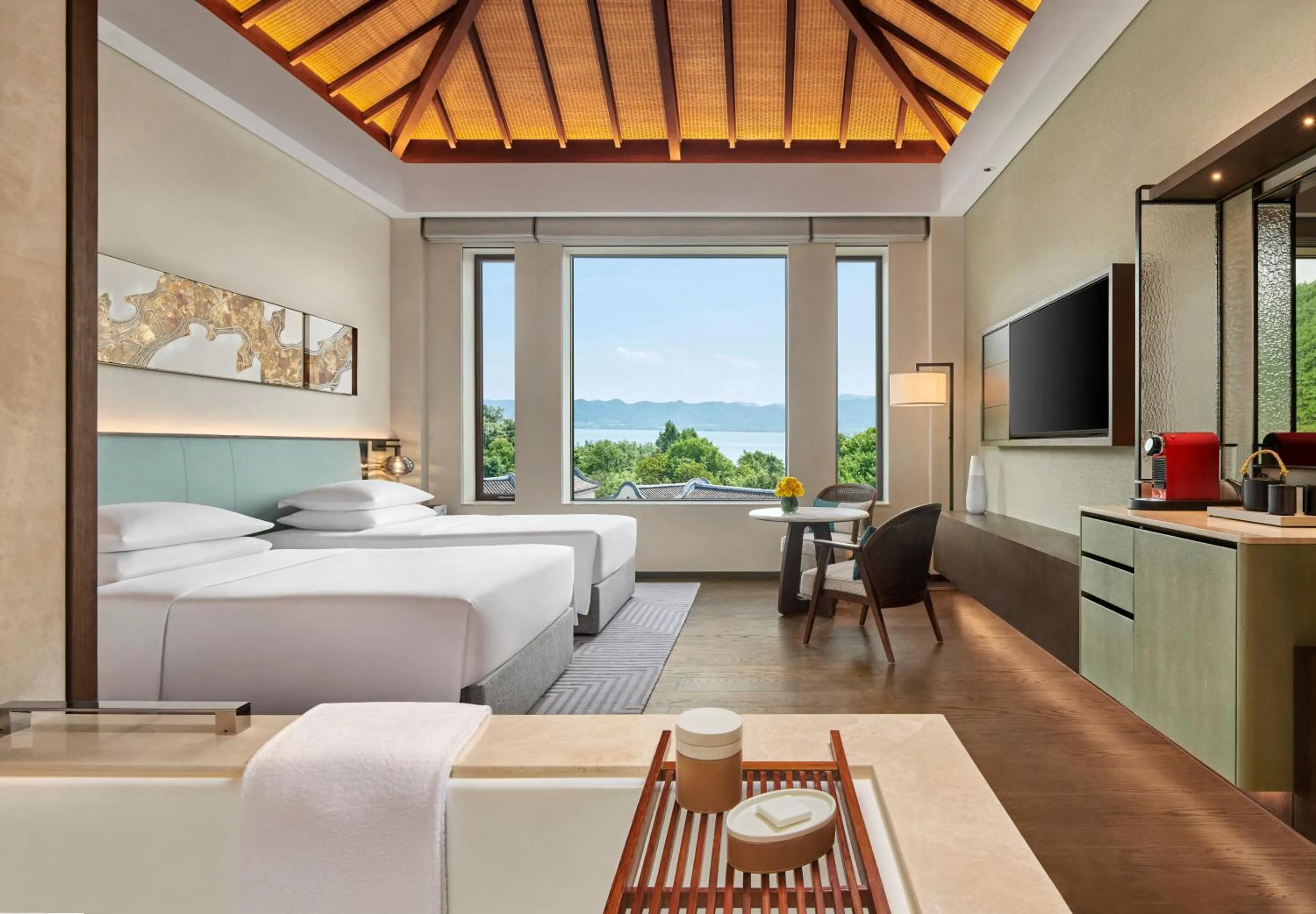 Photo of the whole room, Bed in Park Hyatt Ningbo Resort & Spa