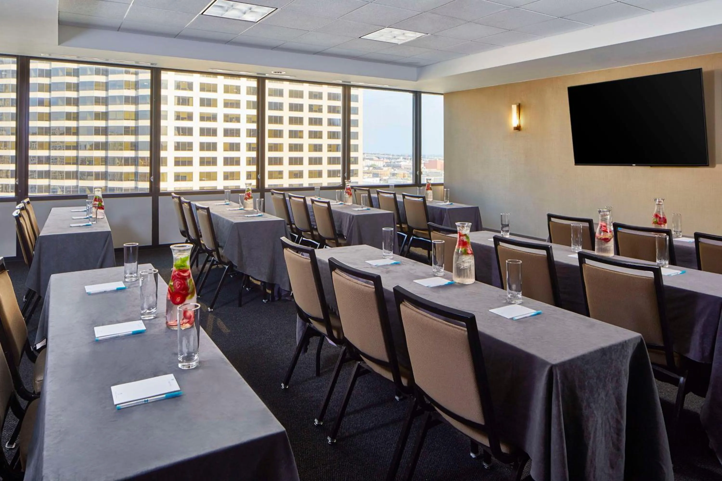 Meeting/conference room in Hyatt House New Orleans Downtown