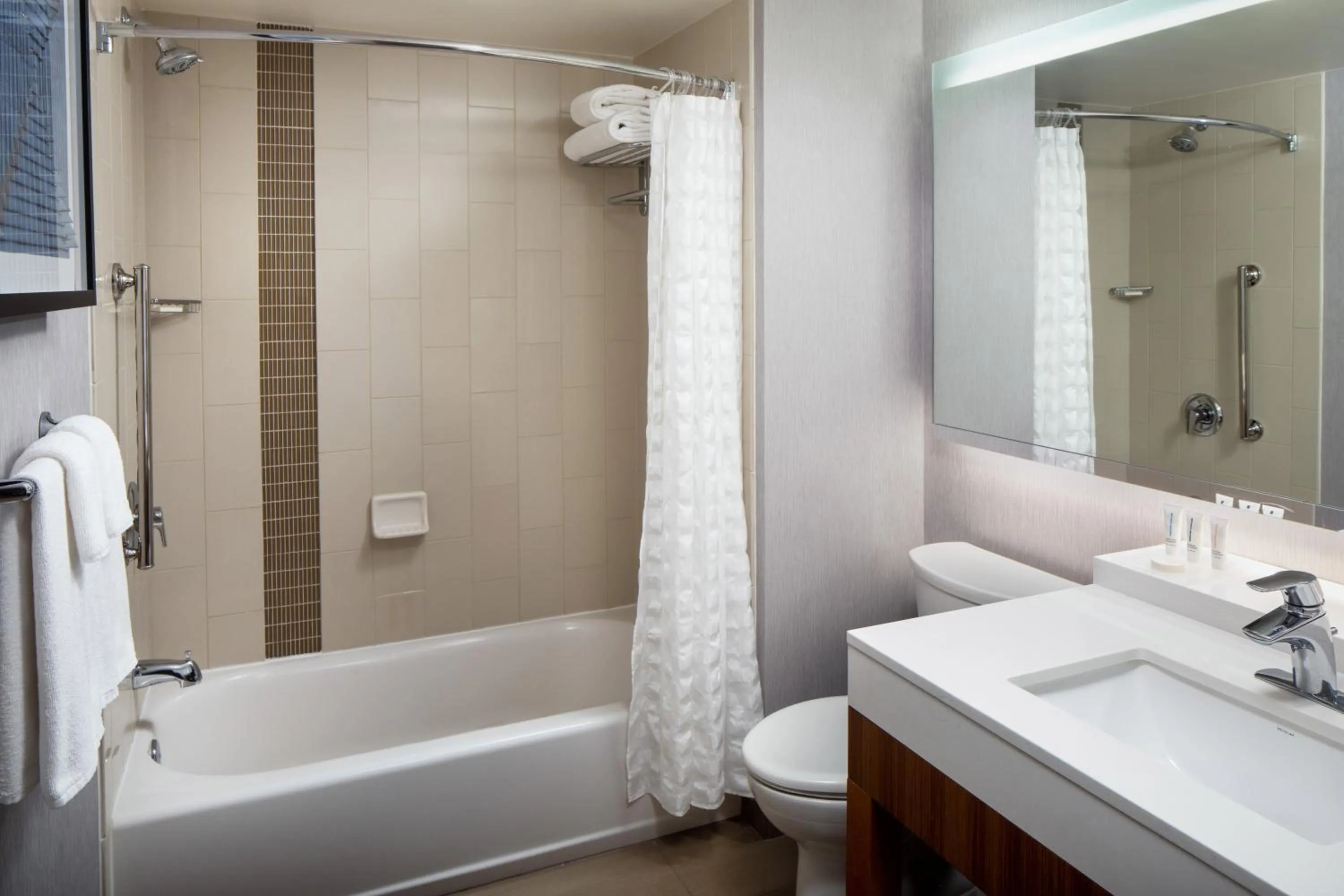 Bathroom in Hyatt Place Nashville Downtown