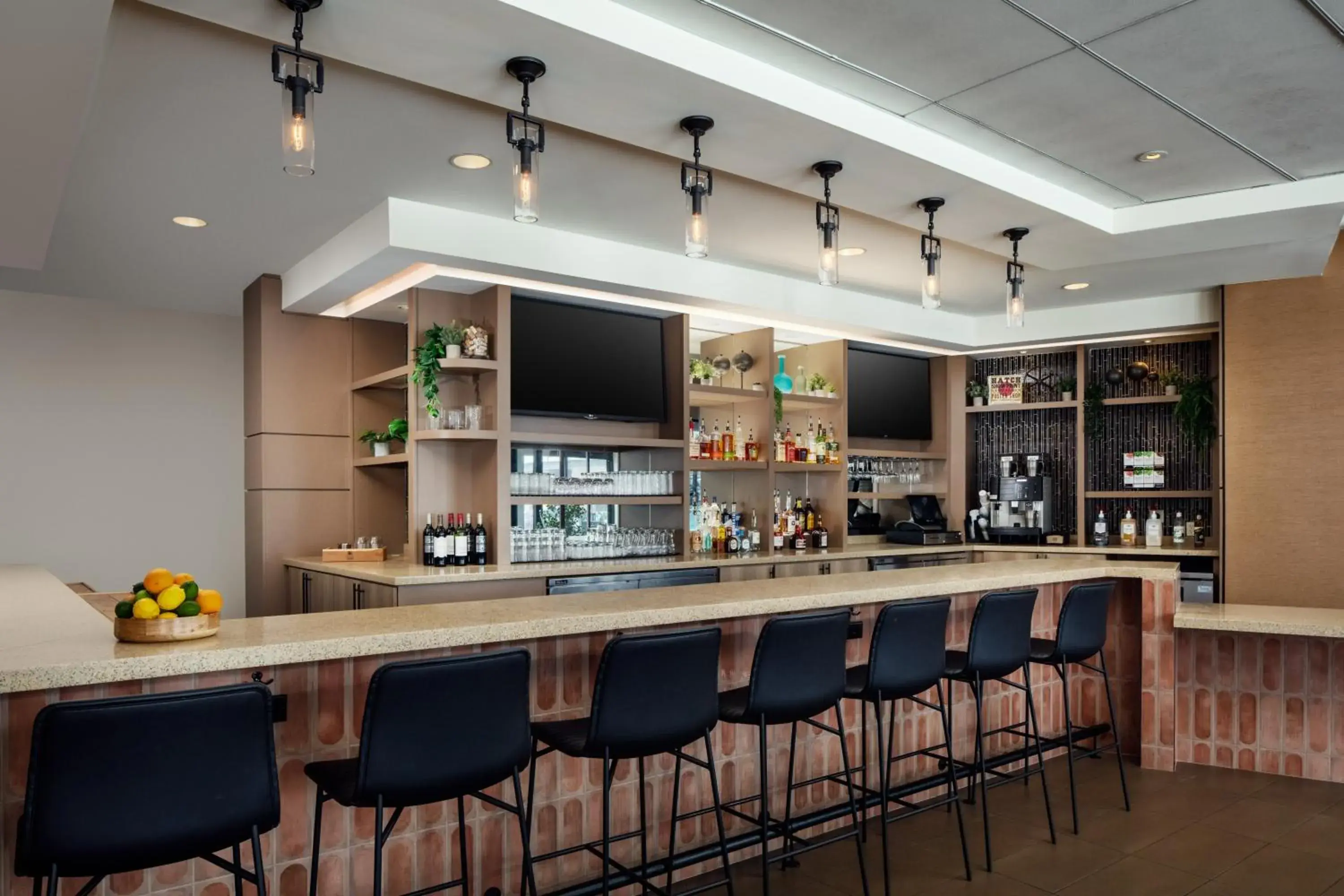 Lounge or bar in Hyatt Place Nashville Downtown Lounge or bar in Hyatt Place Nashville Downtown