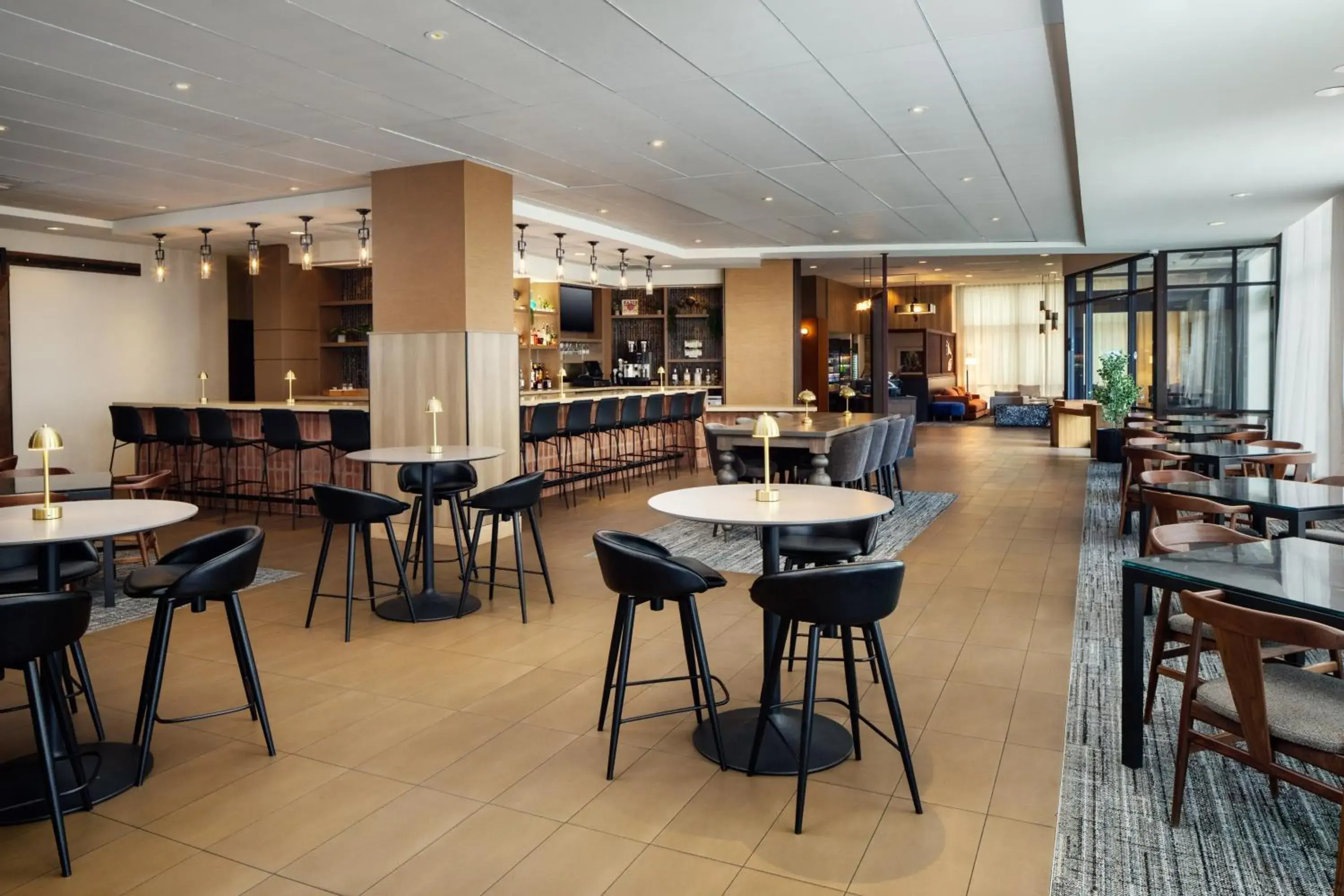 Lounge or bar in Hyatt Place Nashville Downtown Lounge or bar in Hyatt Place Nashville Downtown