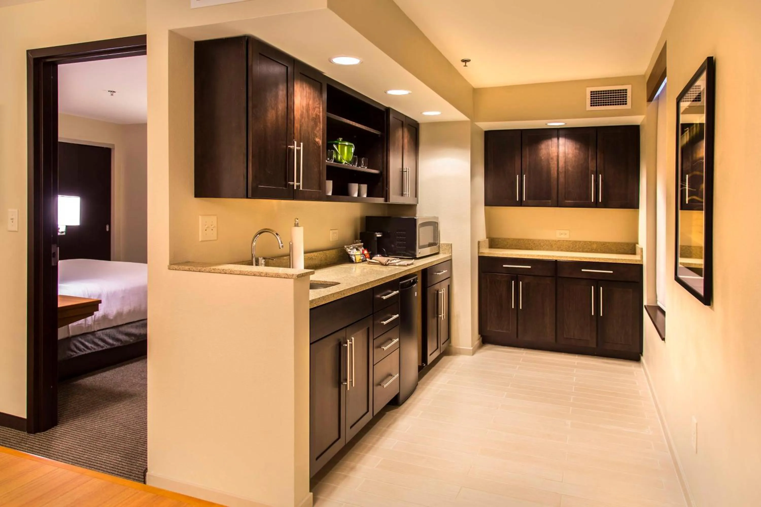 Photo of the whole room, Bed in Hyatt Place Charlottesville