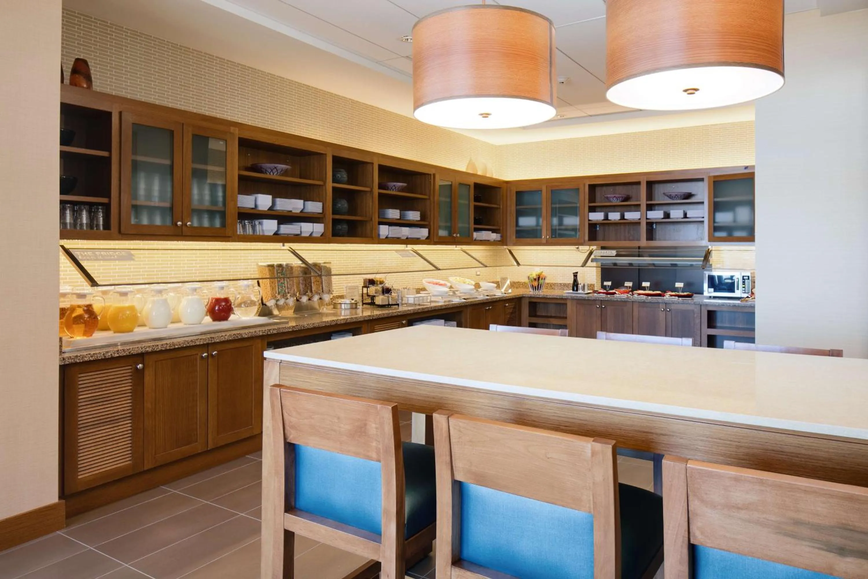 Restaurant/places to eat in Hyatt Place Kansas City Lenexa City Center