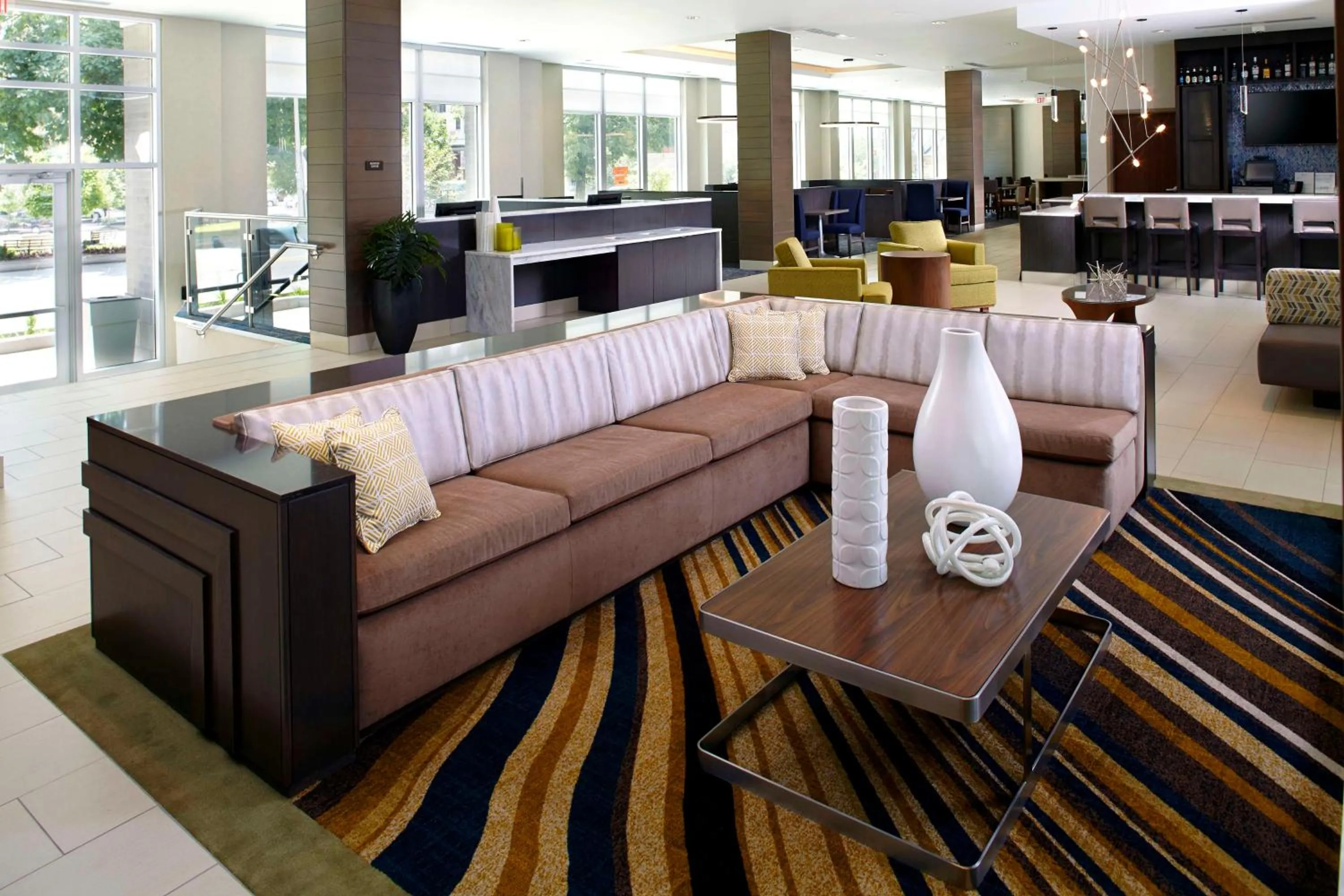 Lounge or bar in Hyatt House Pittsburgh Bloomfield Shadyside