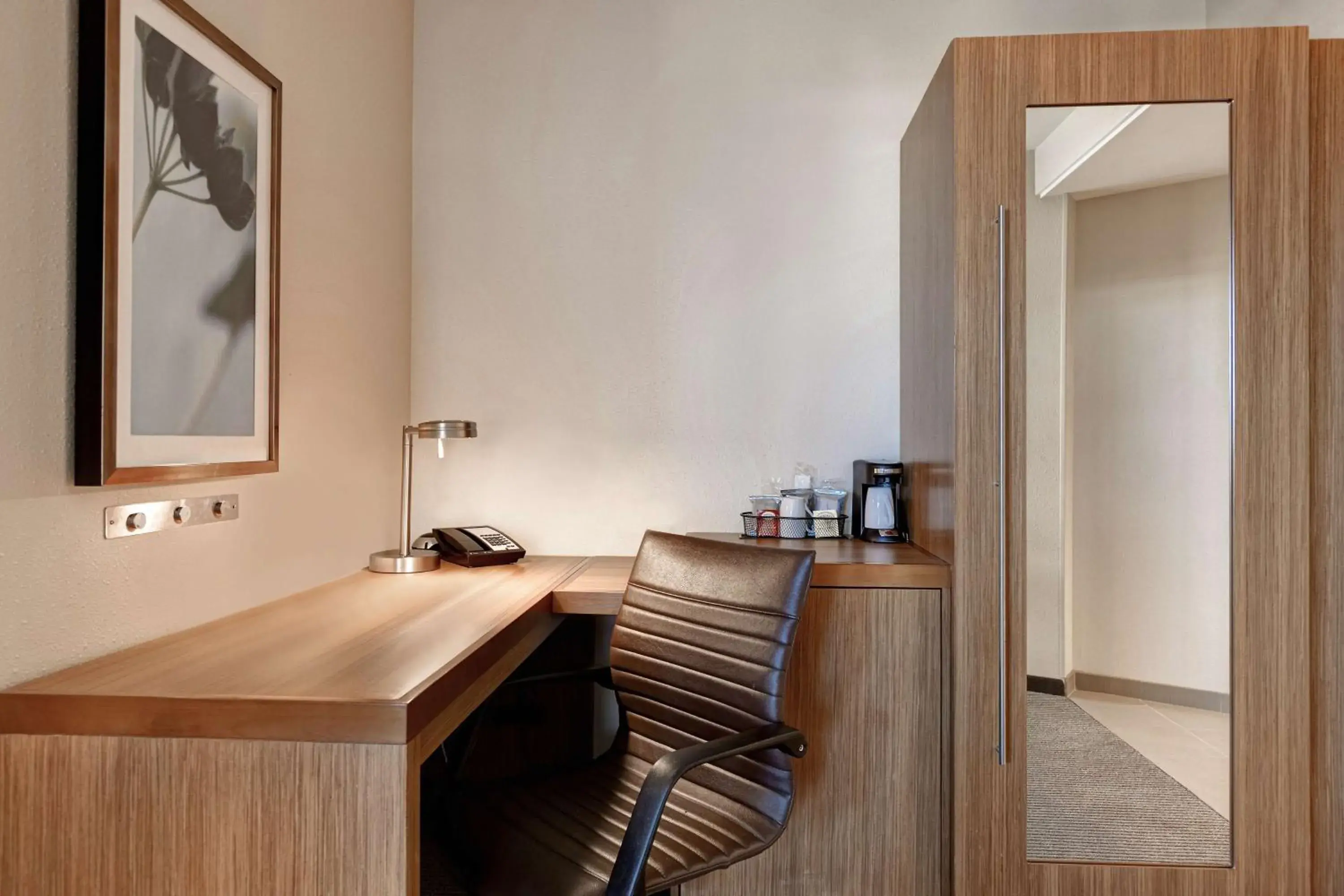 Bedroom in Hyatt Place Bloomington / Normal Bedroom in Hyatt Place Bloomington / Normal