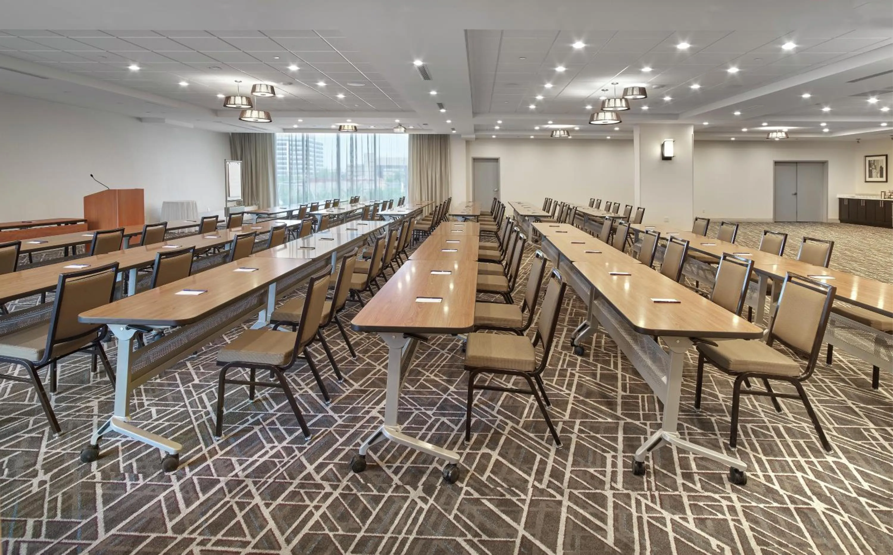 Meeting/conference room in DoubleTree by Hilton Edmonton Downtown