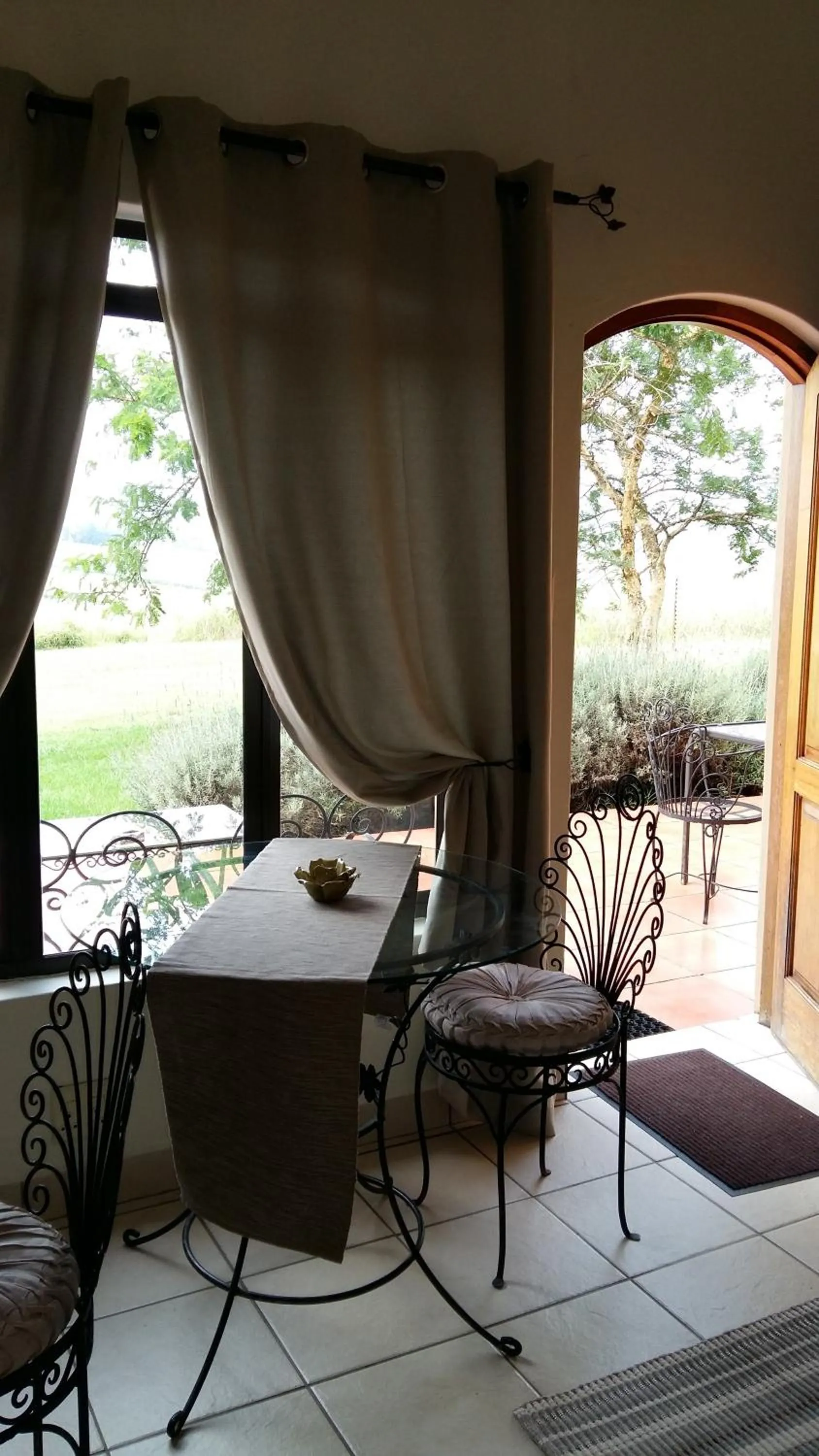 Coffee/tea facilities in River Crossing