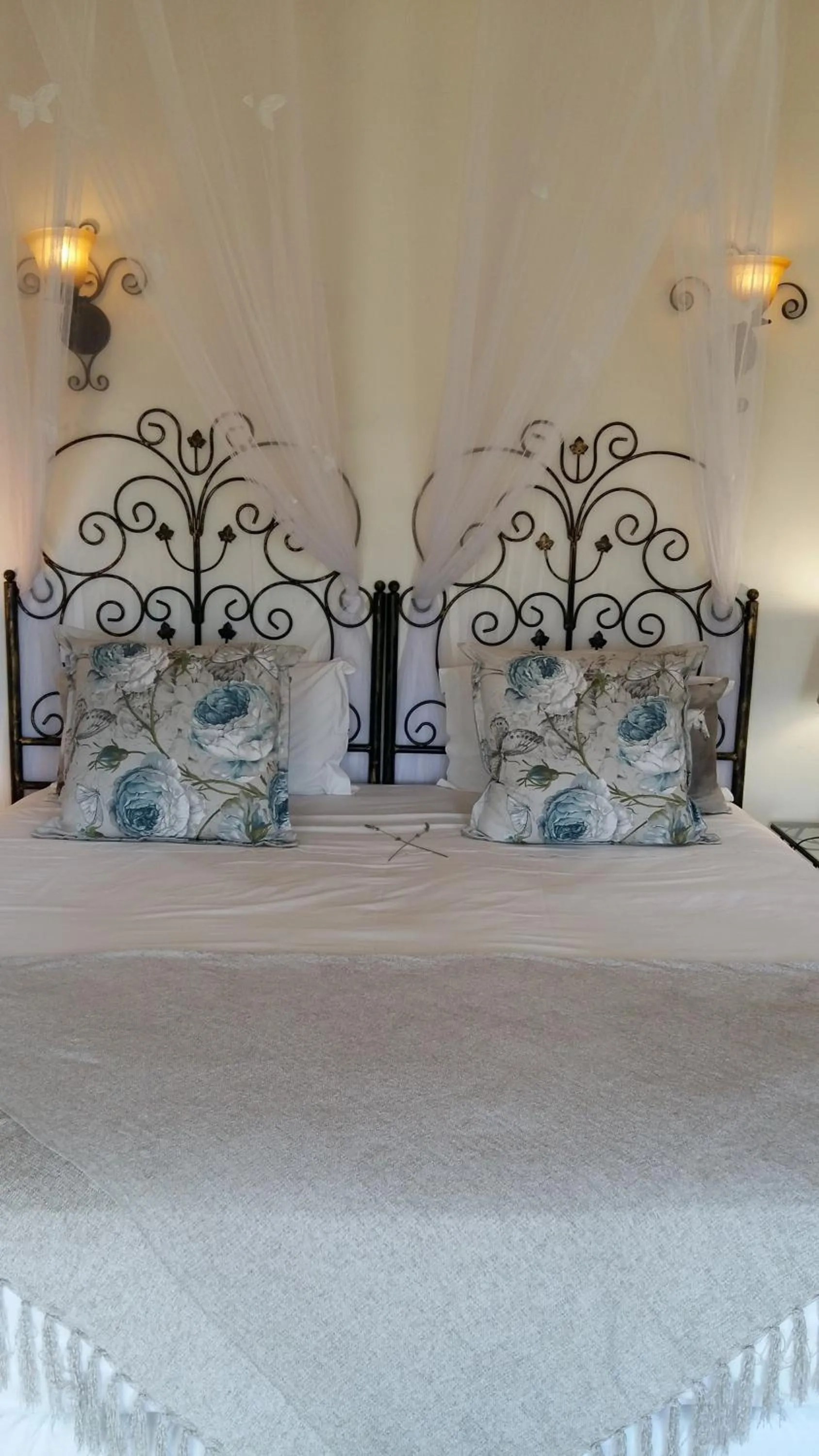 Other, Bed in River Crossing