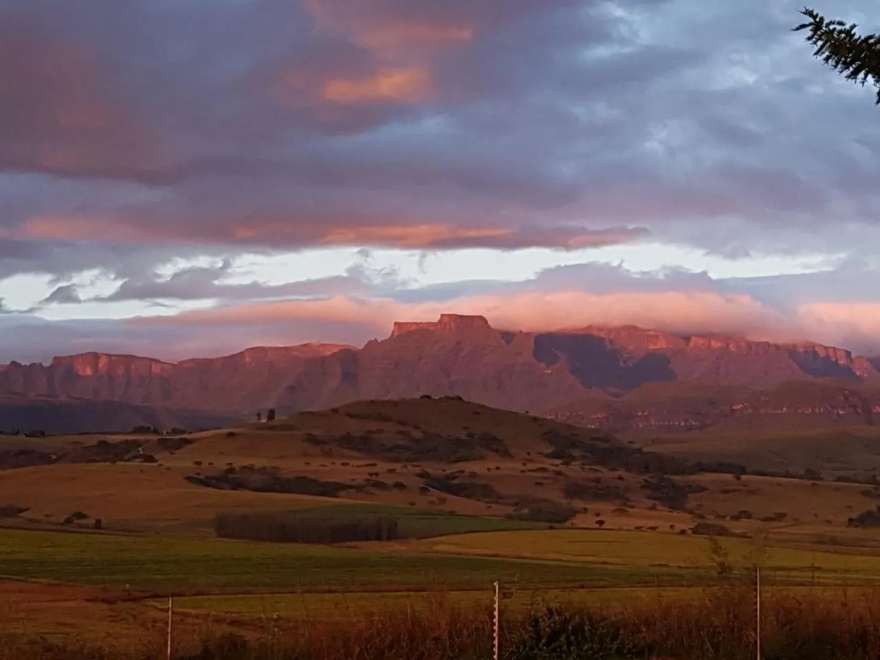 Mountain view in River Crossing