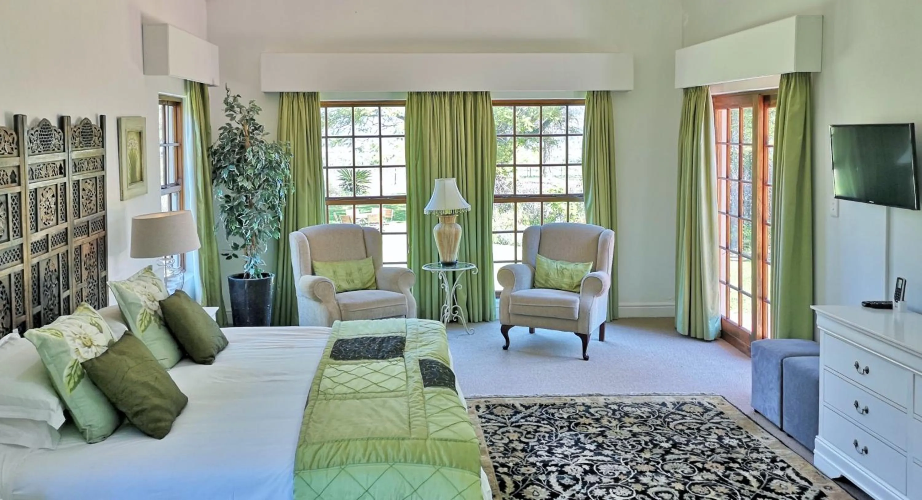 Bedroom, Bed in Val d'Or Estate