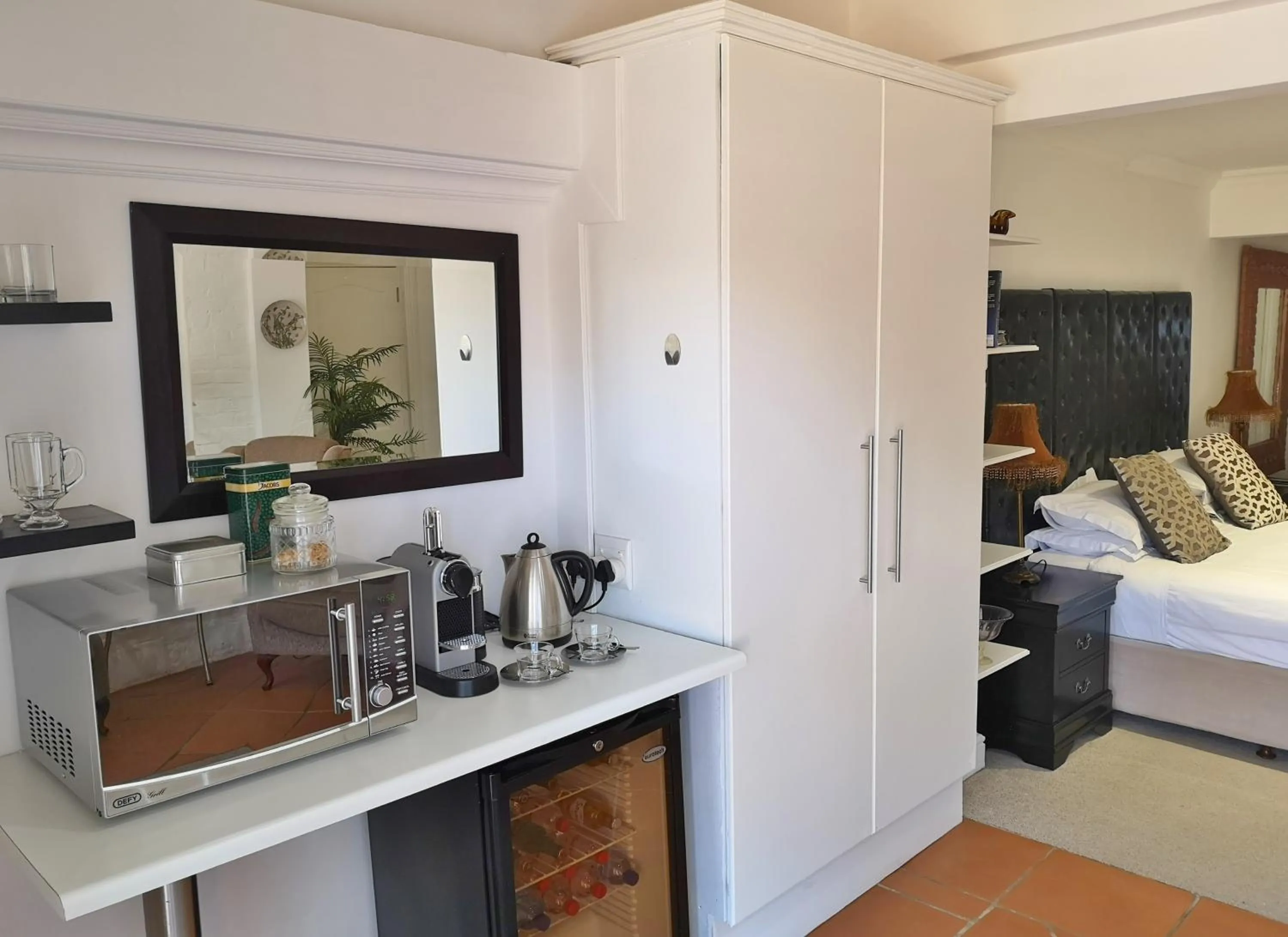 Coffee/tea facilities, Bed in Val d'Or Estate