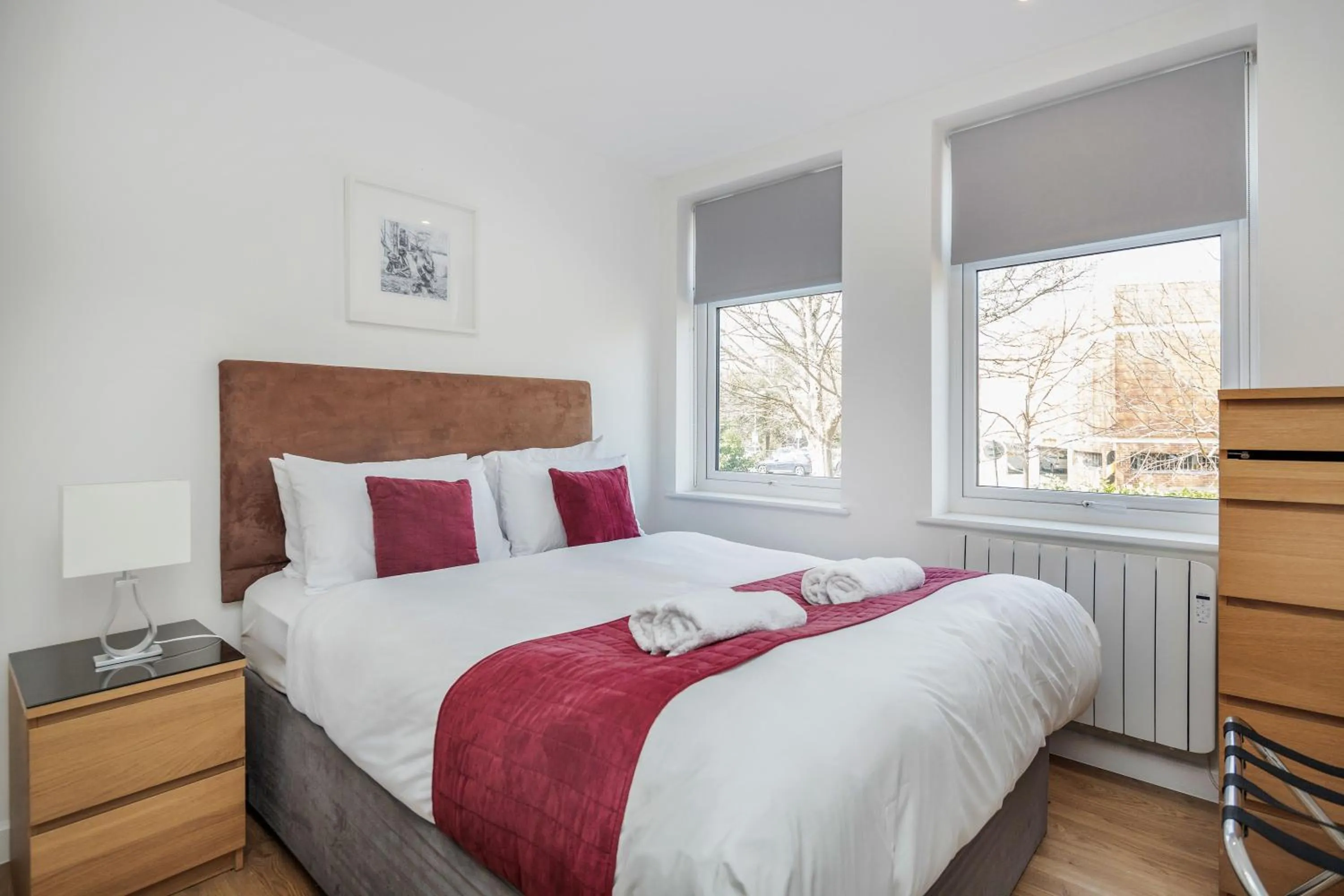Bedroom, Bed in Roomspace Serviced Apartments - Swan House
