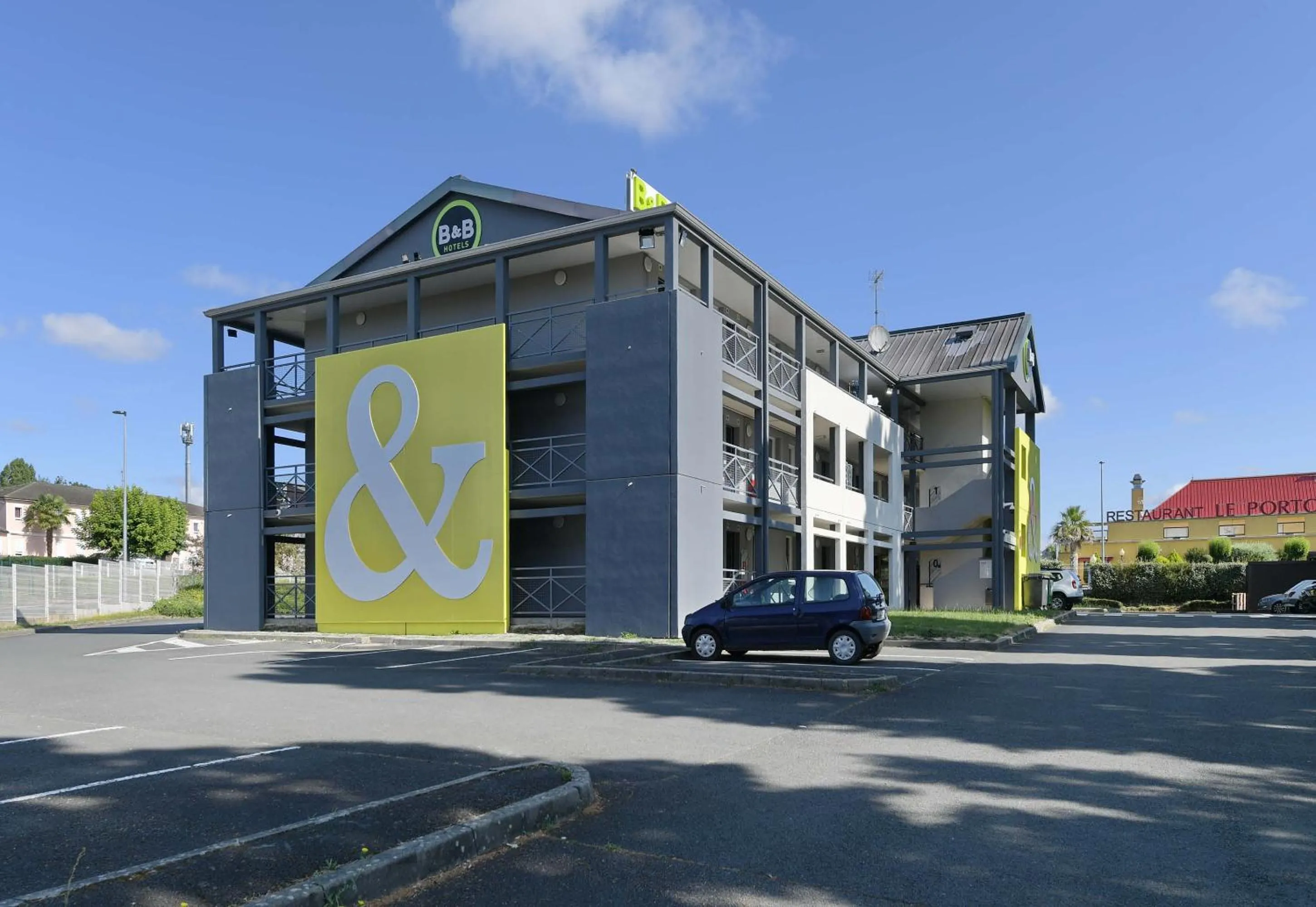 Property building in B&B HOTEL Le Mans Nord 2