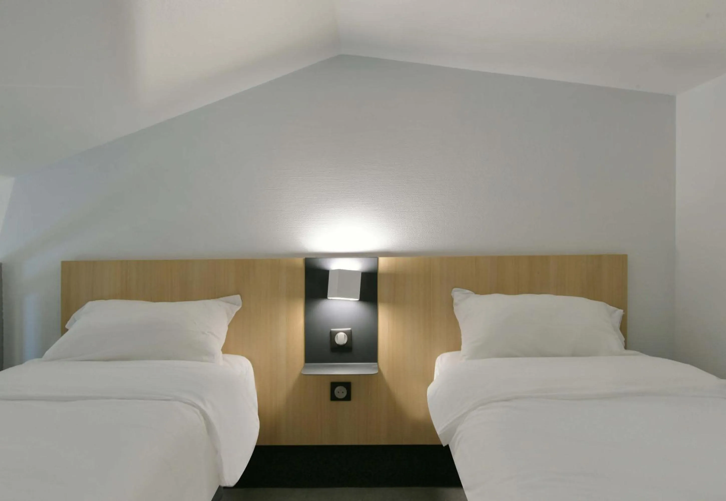 Bedroom, Bed in B&B HOTEL Le Mans Nord 2