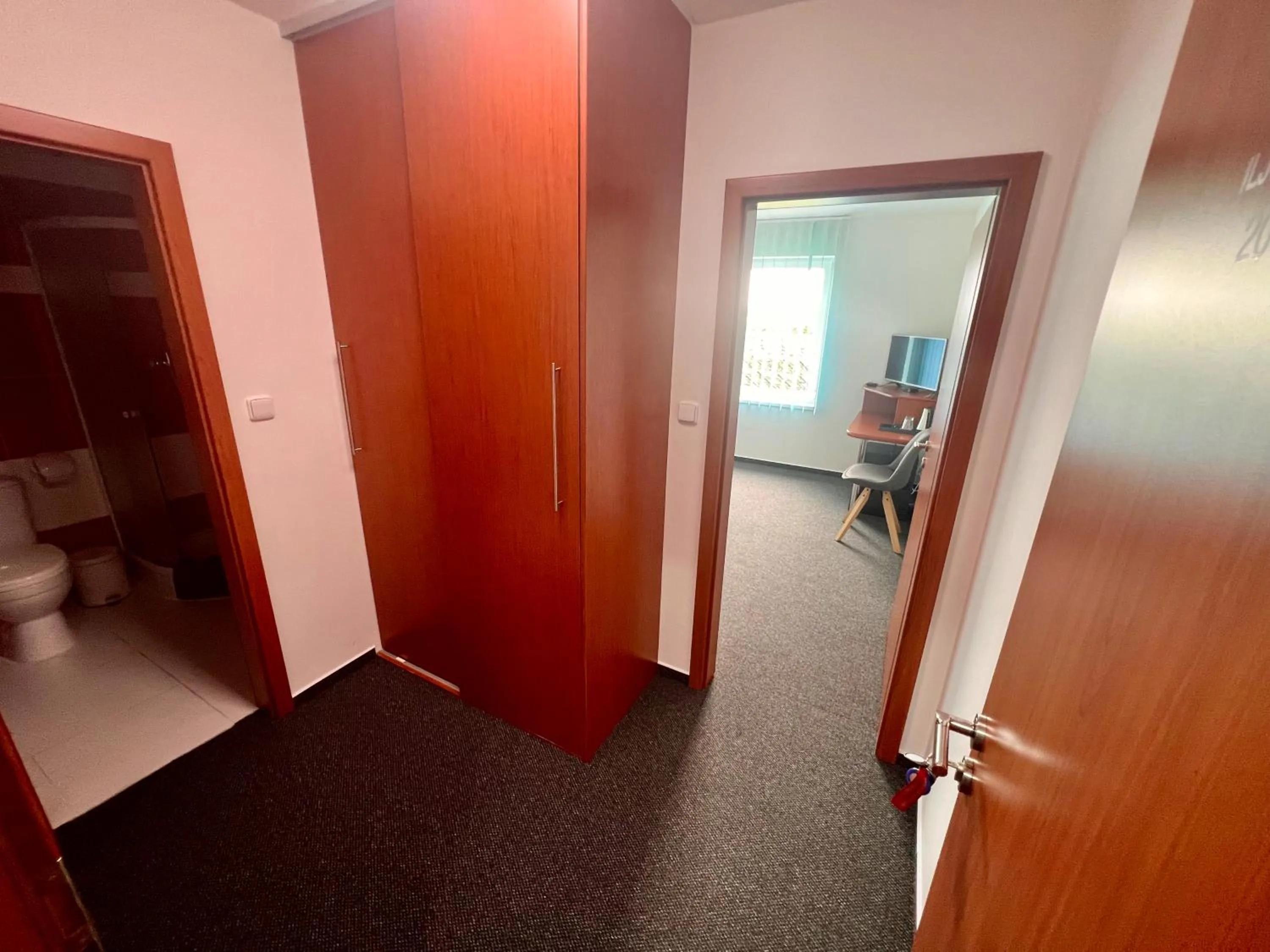 wardrobe in Hotel CAVOK letiště Příbram