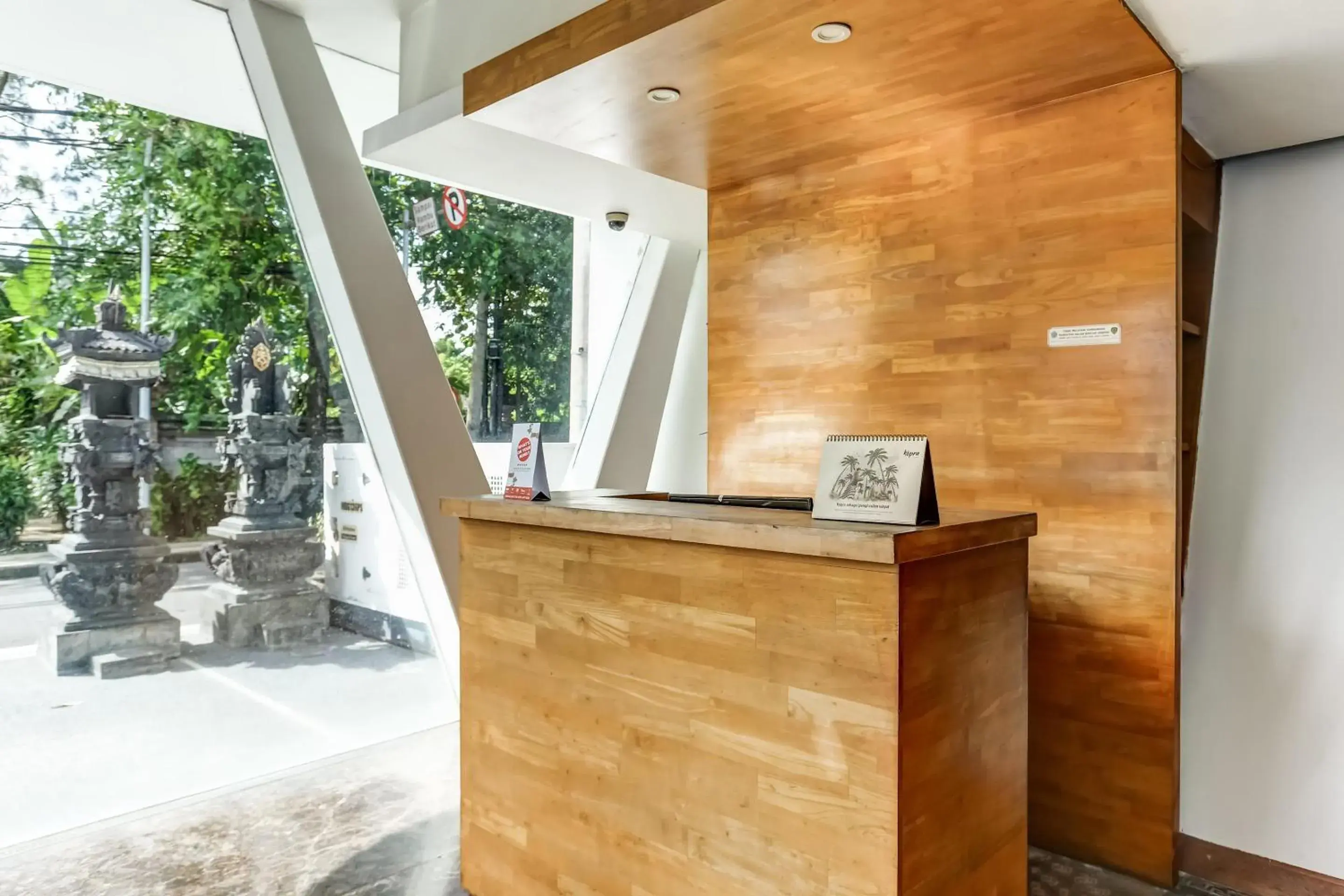 Lobby or reception in Collection O Legian Near Pantai Kuta Formerly Premium Legian Lobby or reception in Collection O Legian Near Pantai Kuta Formerly Premium Legian